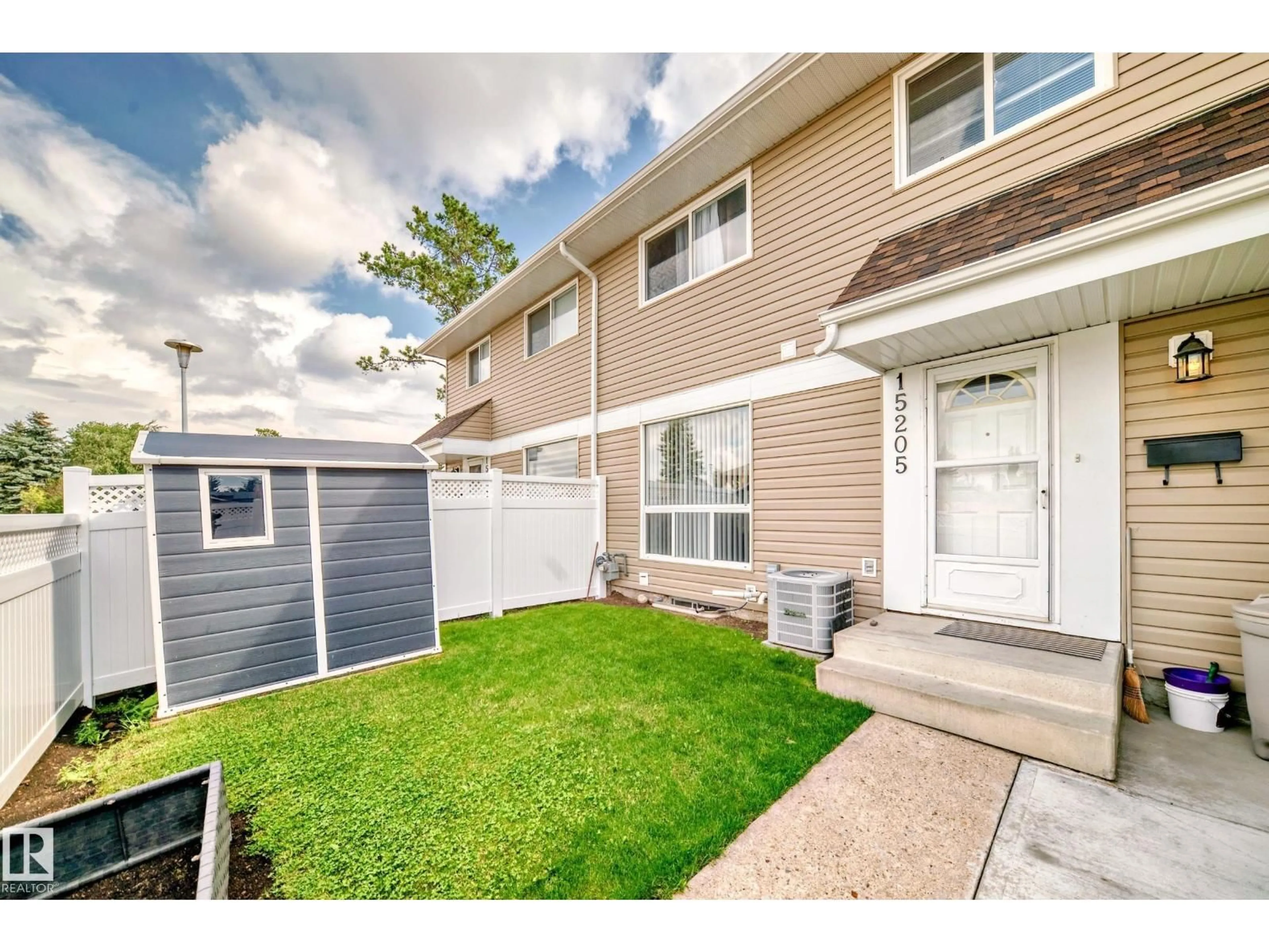 Unknown for 15205 54 ST, Edmonton Alberta T5A3N9