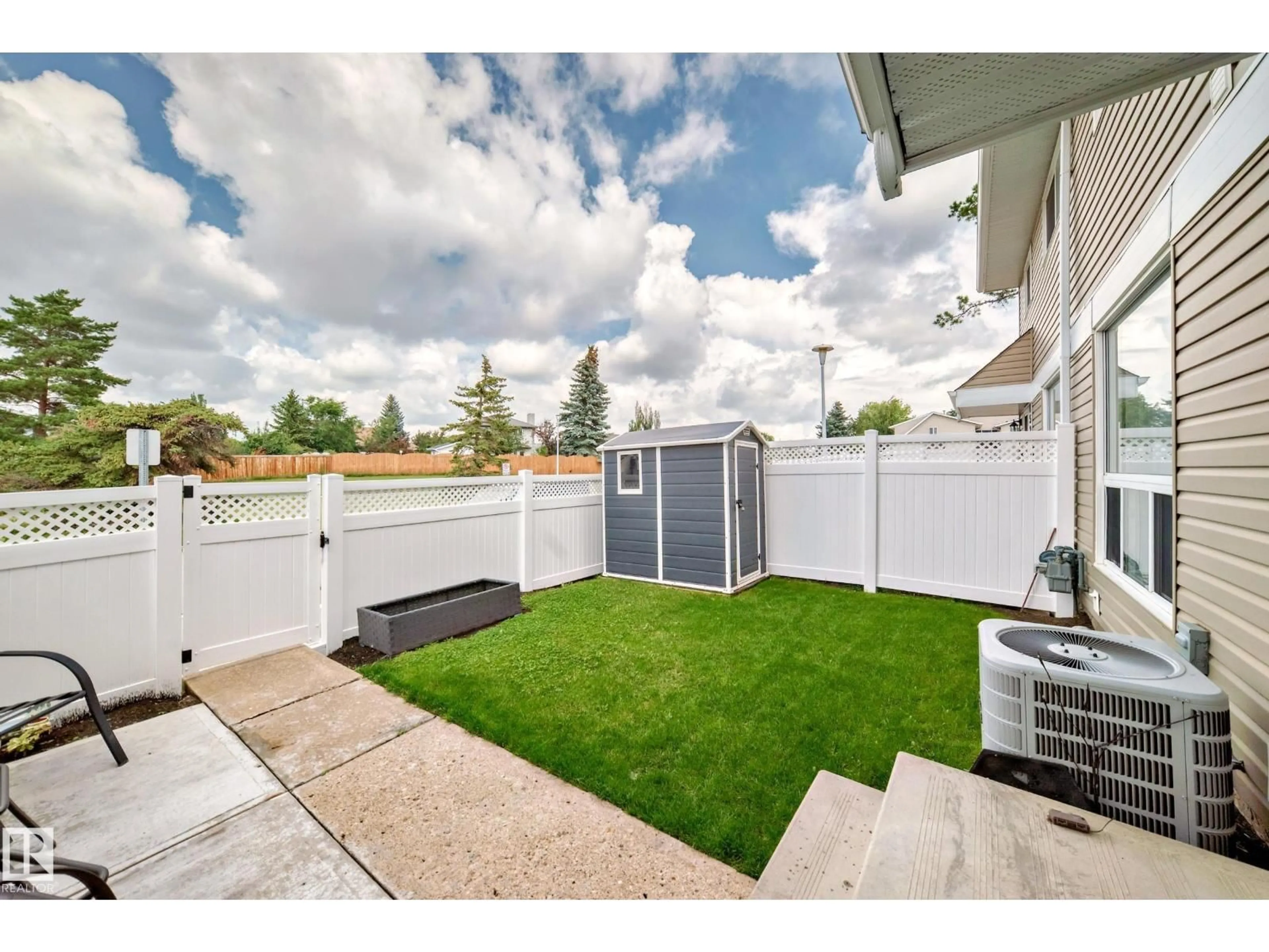 Patio, street for 15205 54 ST, Edmonton Alberta T5A3N9
