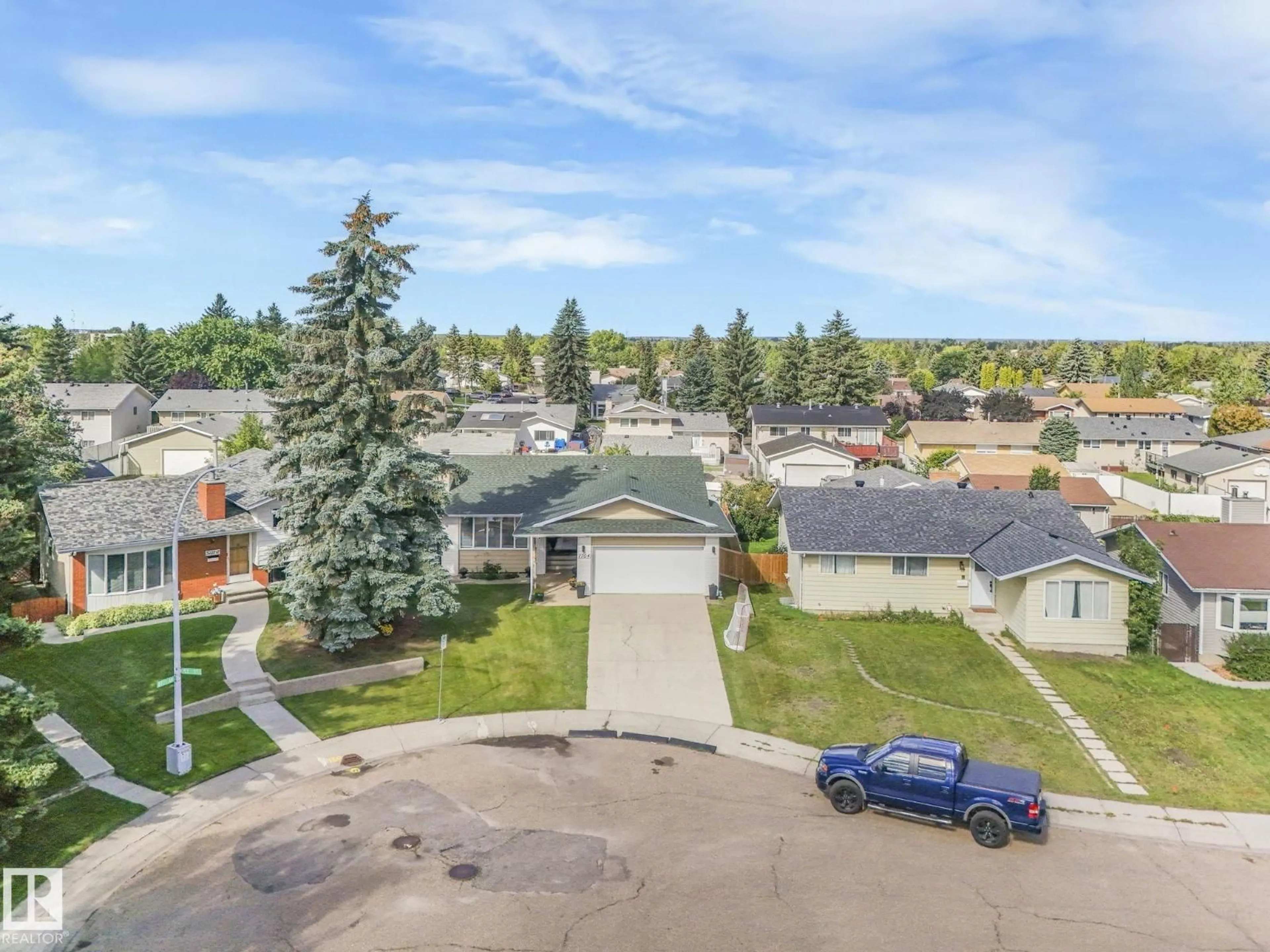 A pic from outside/outdoor area/front of a property/back of a property/a pic from drone, street for 1704 53 ST, Edmonton Alberta T6R1K4