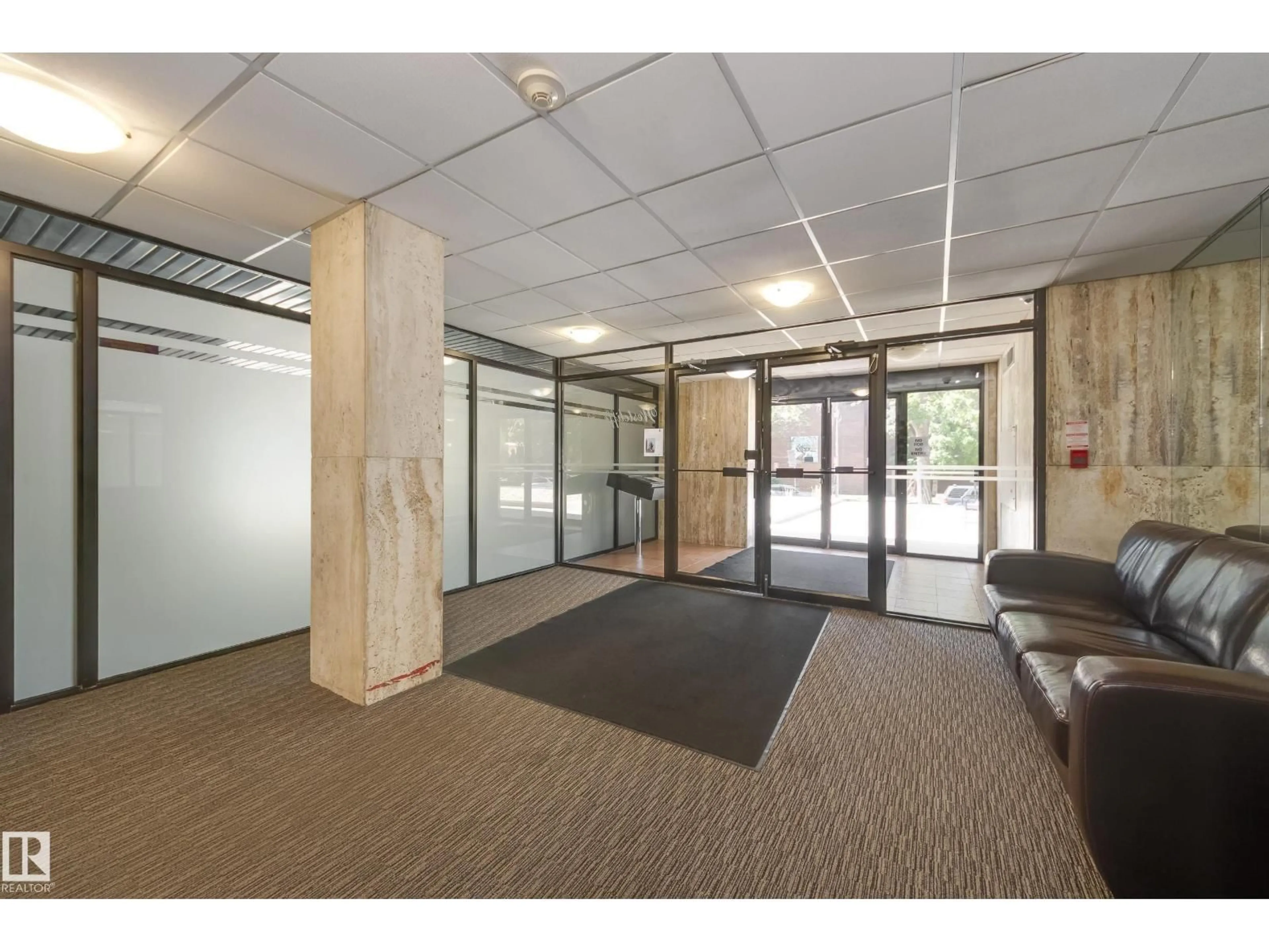Indoor foyer for 504 - 9909 110 ST, Edmonton Alberta T5K2E5