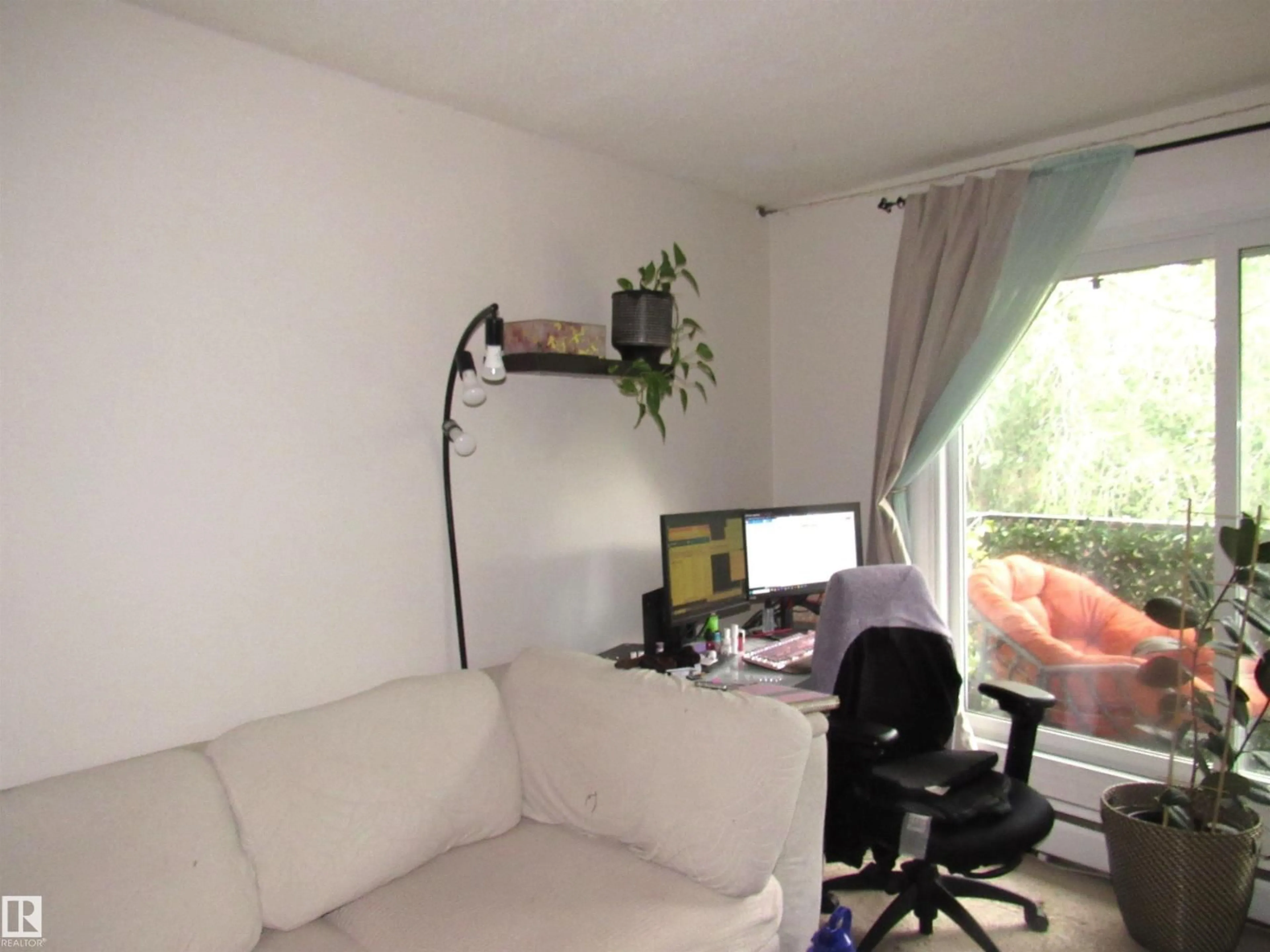 A pic of a room for #404 - 10335 117 ST, Edmonton Alberta T5K1X8
