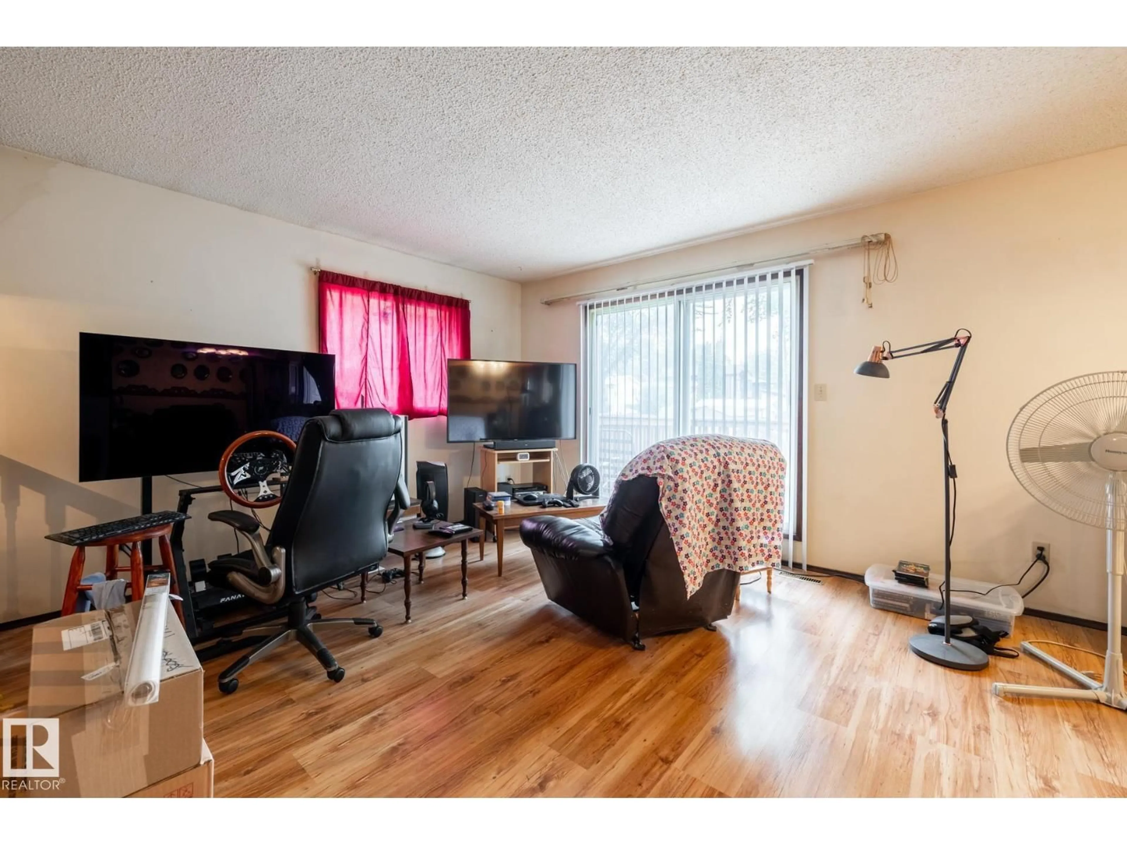 A pic of a room for NW - 10254 148 ST, Edmonton Alberta T5N3G4