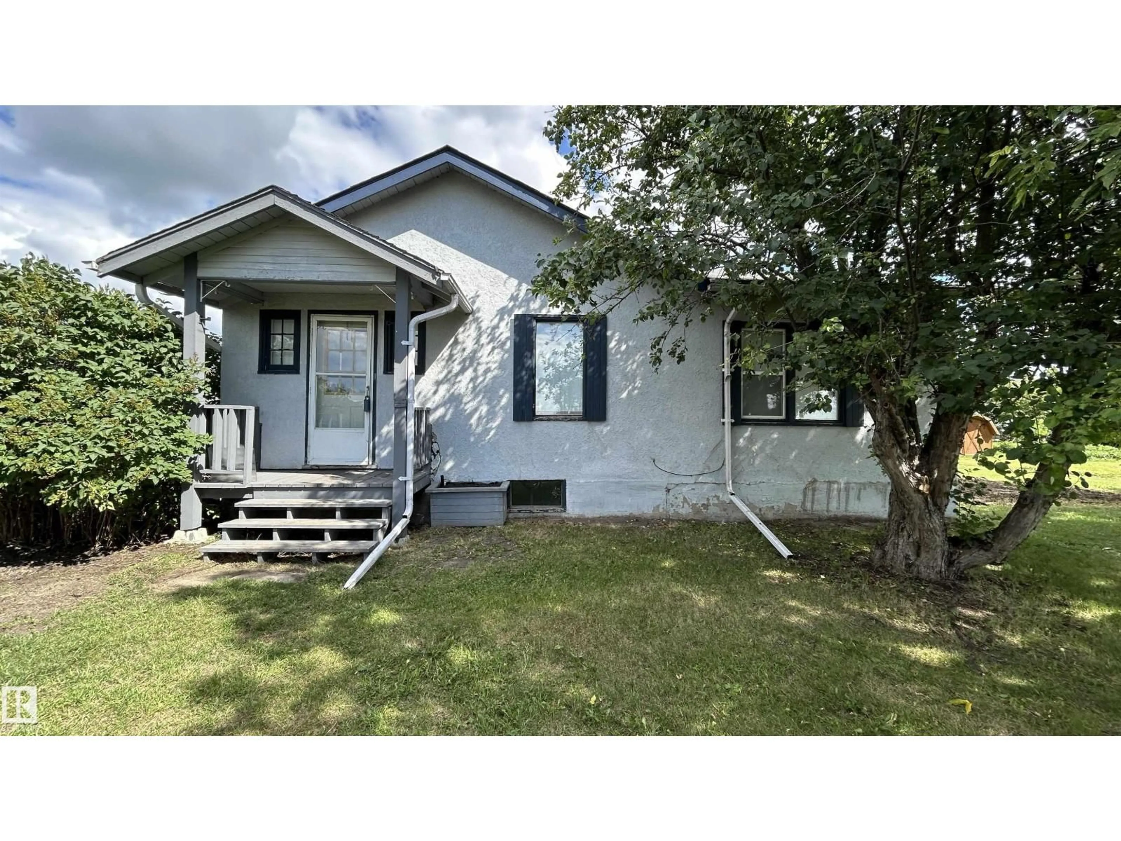 Home with vinyl exterior material, street for 4911 51 ST, Fort Kent Alberta T9N1H0