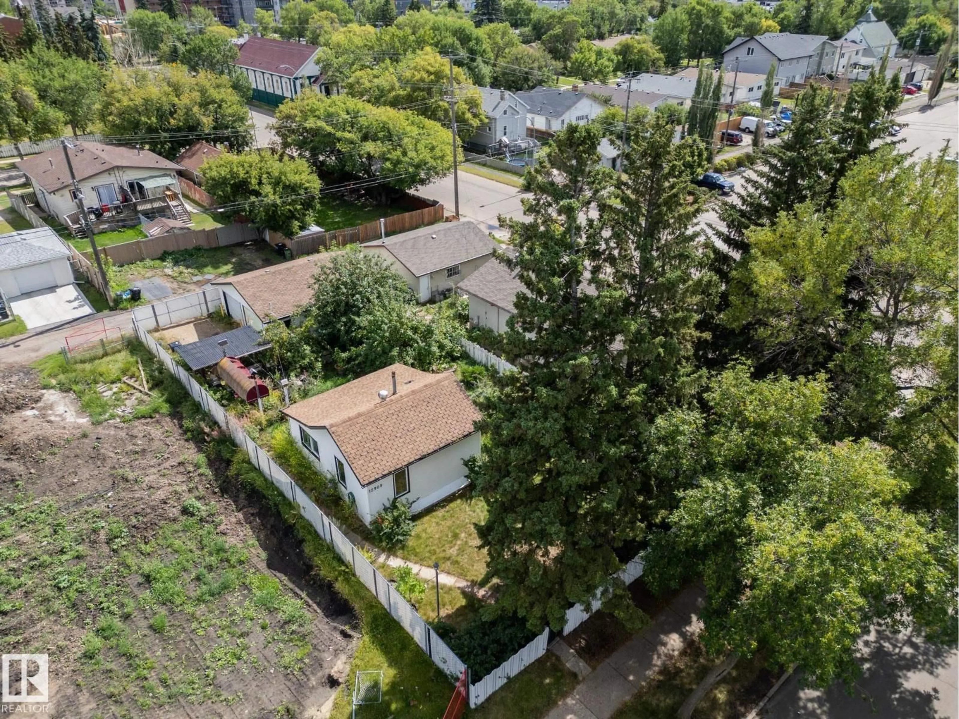 A pic from outside/outdoor area/front of a property/back of a property/a pic from drone, city buildings view from balcony for 12909 69 ST, Edmonton Alberta T5C0H3