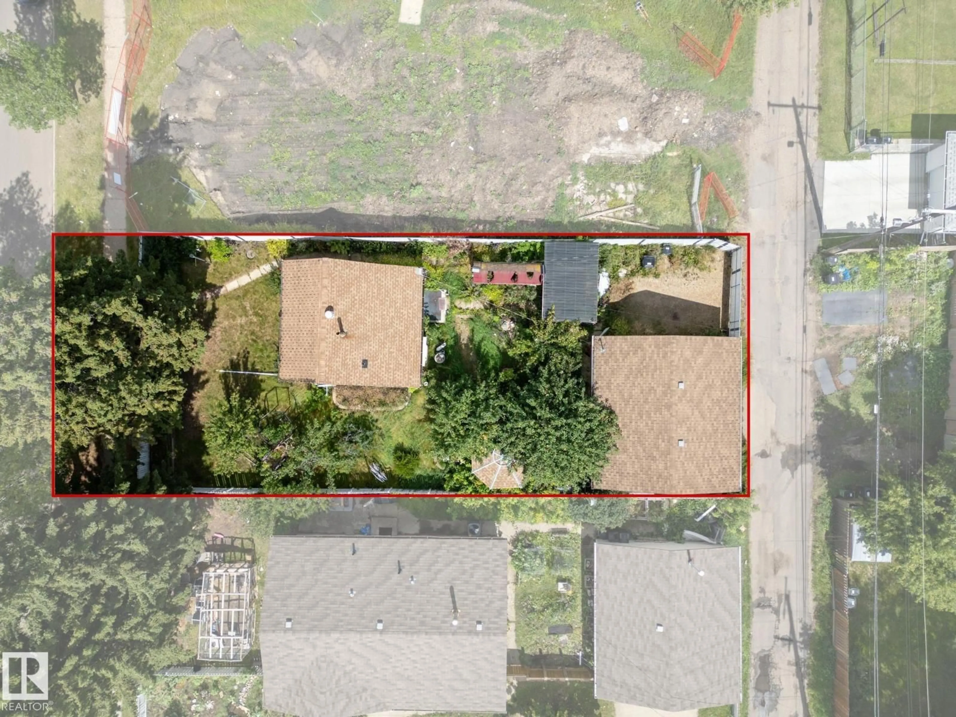 A pic from outside/outdoor area/front of a property/back of a property/a pic from drone, street for 12909 69 ST, Edmonton Alberta T5C0H3