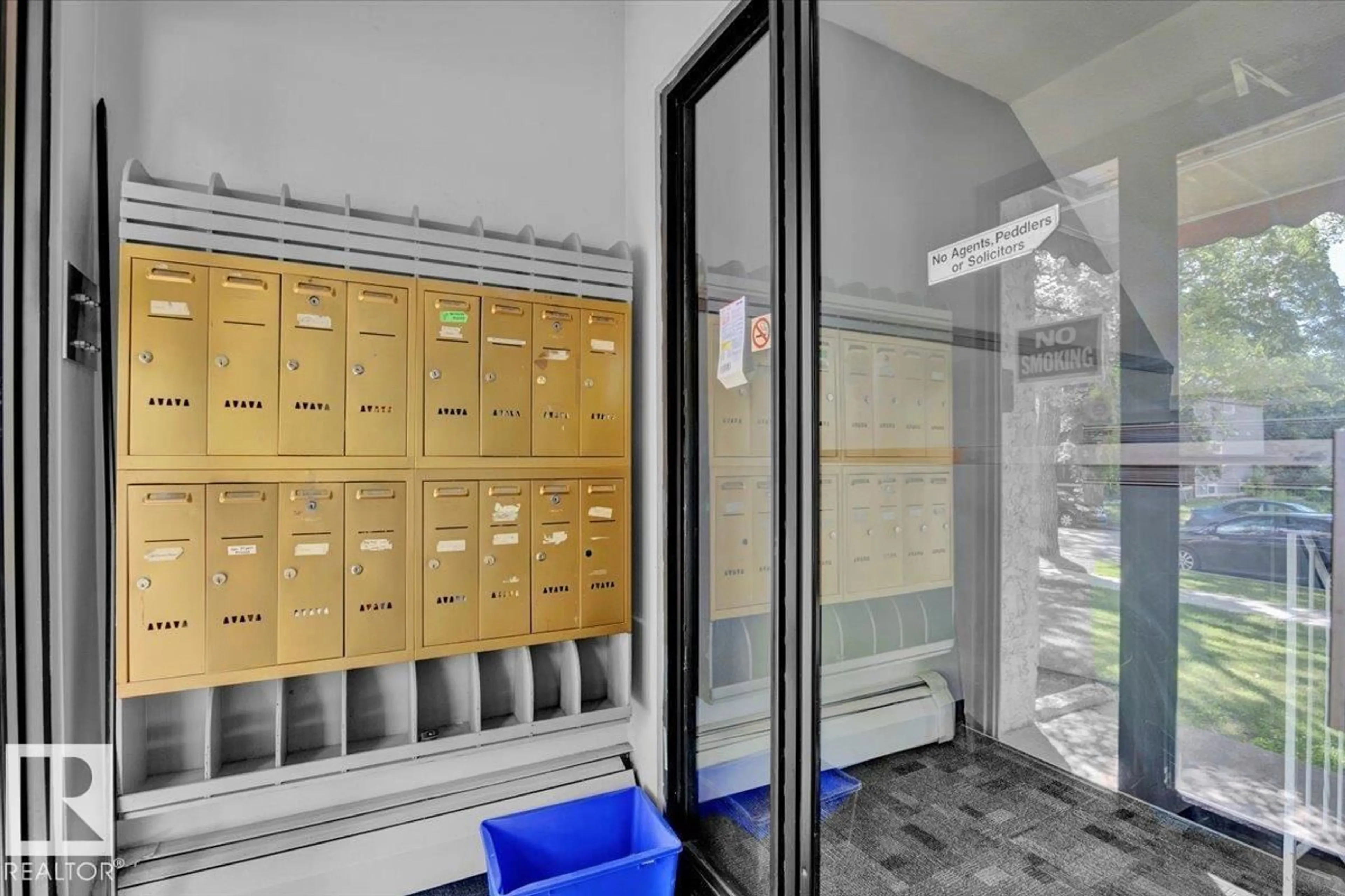 Indoor foyer for 202 - 11308 108 AV, Edmonton Alberta T5H1B6