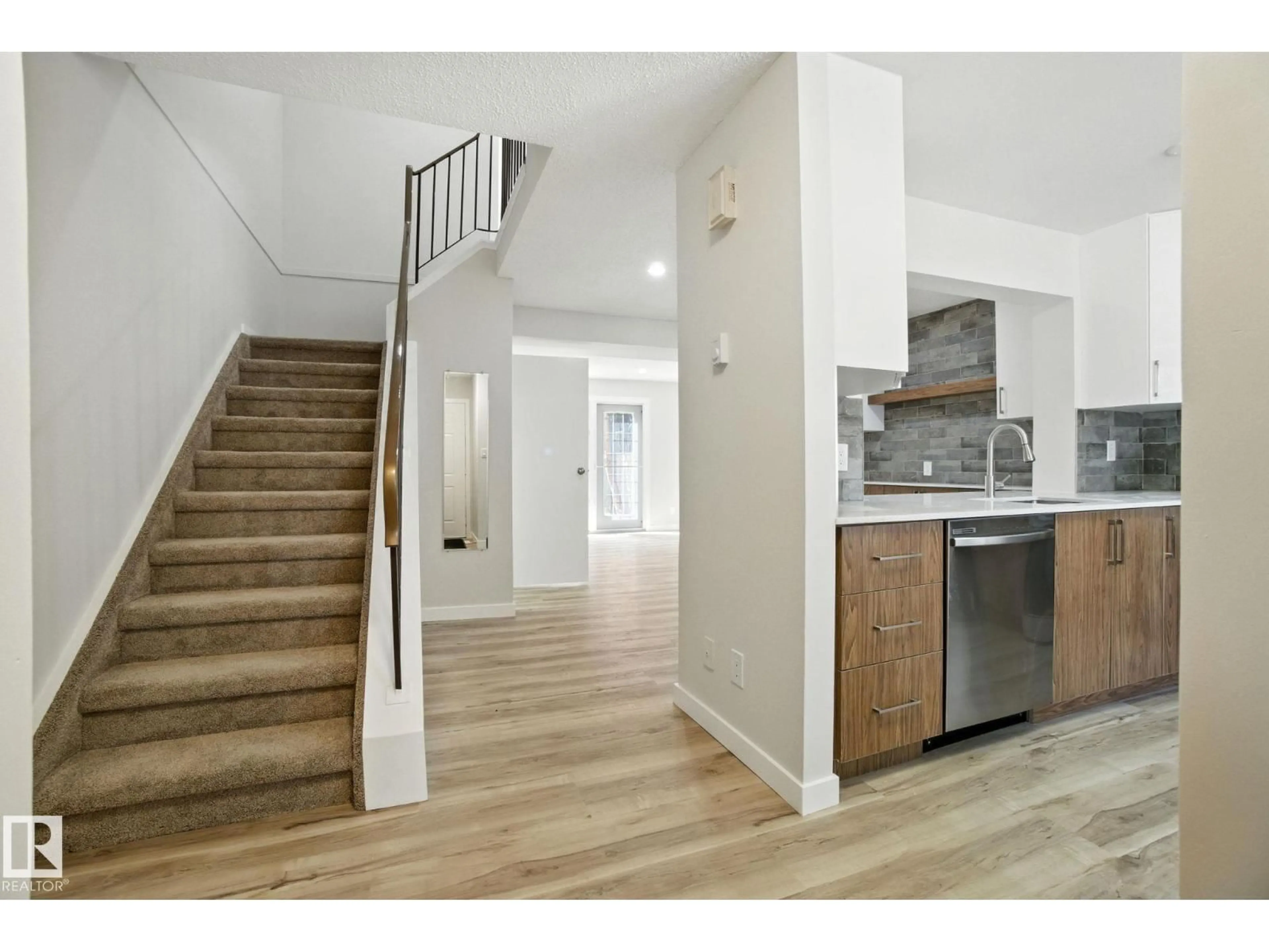 Unknown for 2153 141 AV, Edmonton Alberta T5Y1C4
