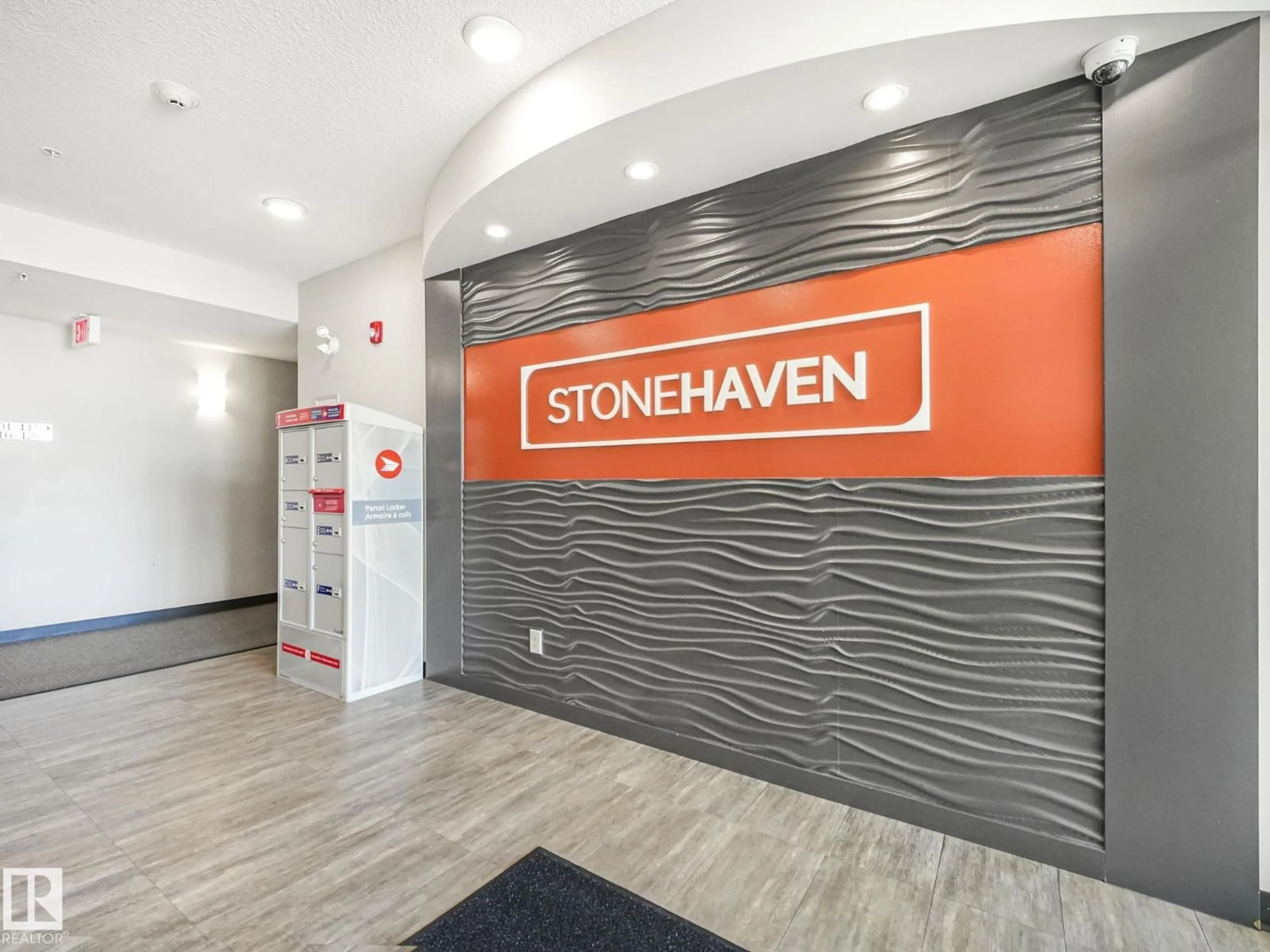 Indoor foyer for 812 - 312 WELSH DR, Edmonton Alberta T6X1Y7