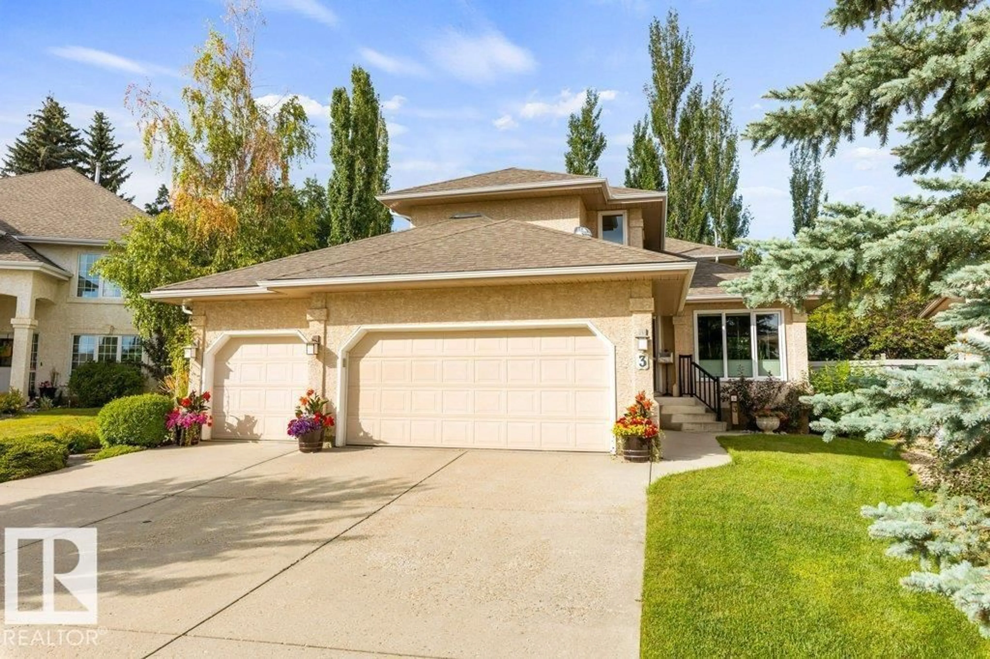 Home with vinyl exterior material, street for 3 EVERGREEN PL, St. Albert Alberta T8N6E2