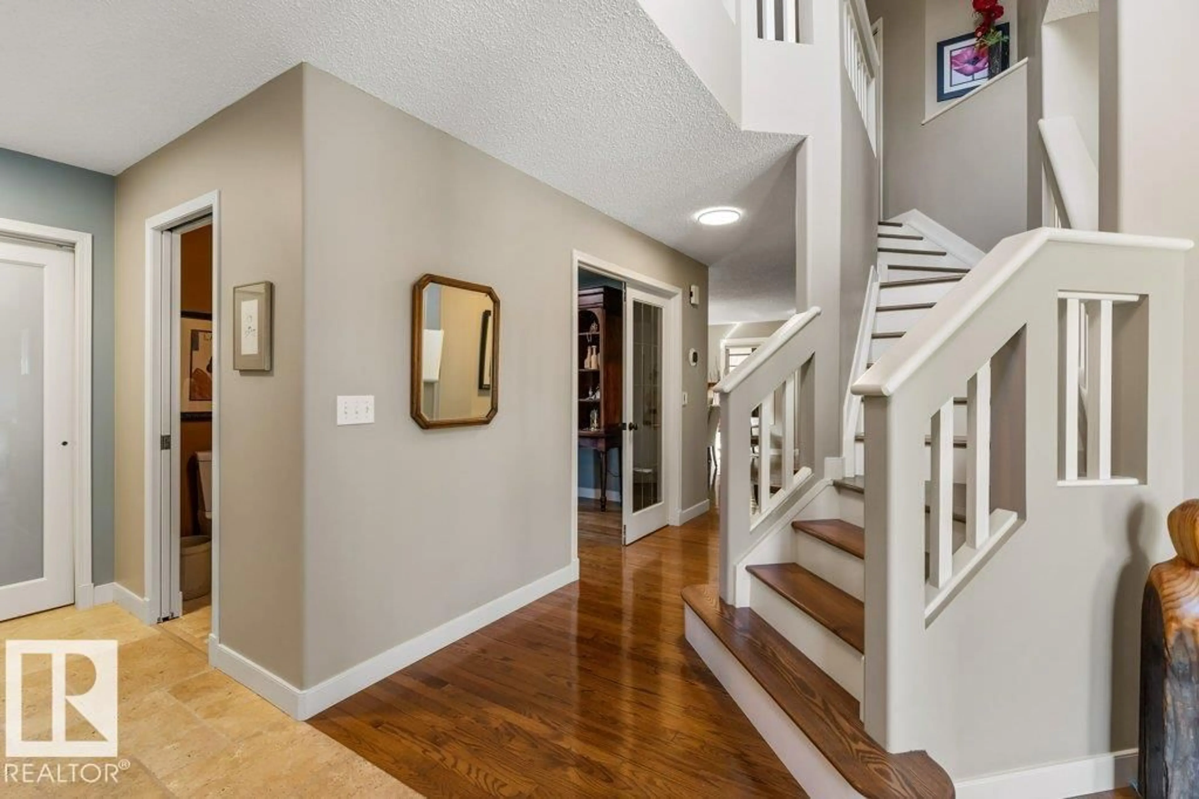 Indoor foyer for 3 EVERGREEN PL, St. Albert Alberta T8N6E2