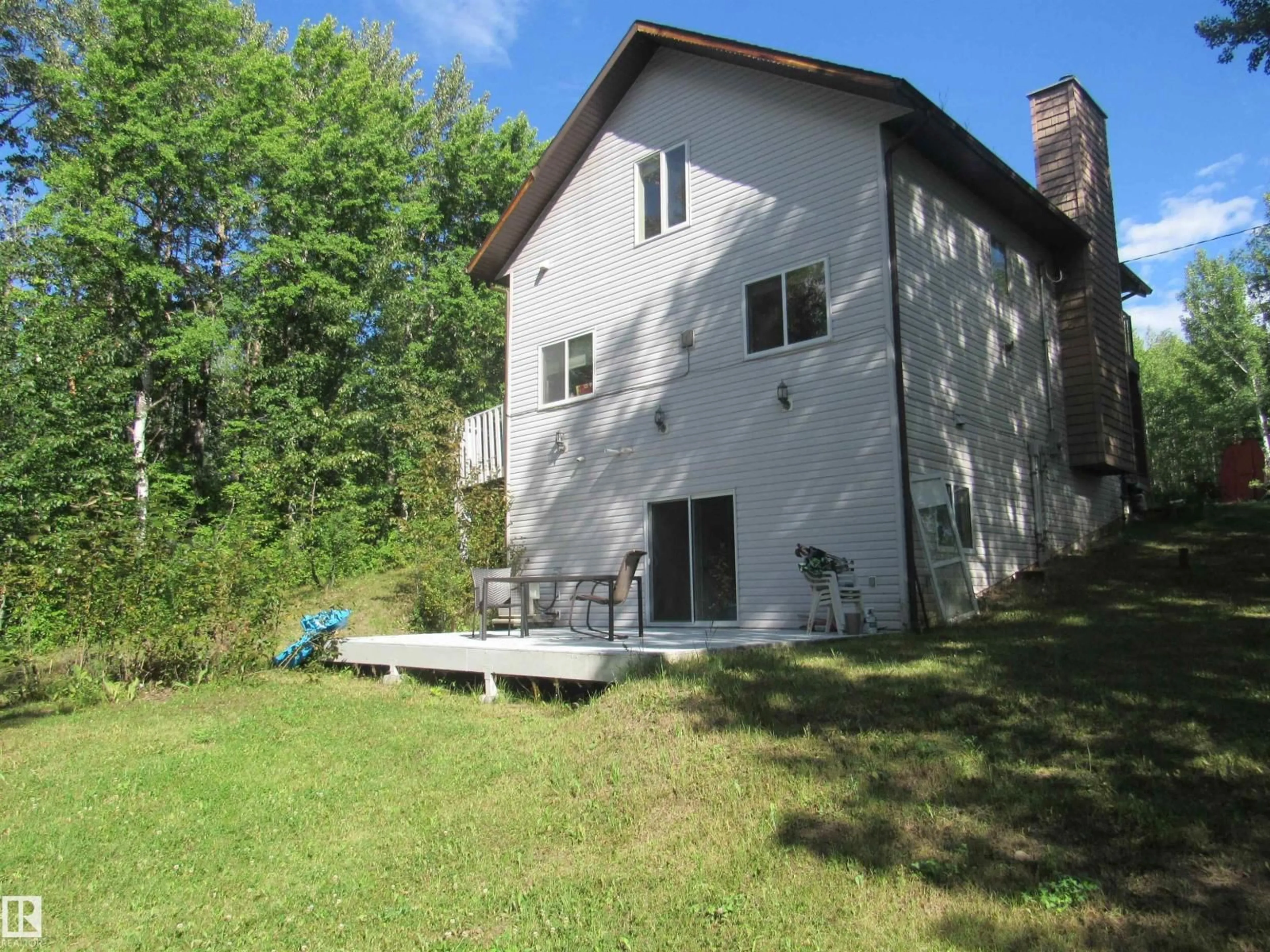 Patio, building for 1 HORSESHOE CRESCENT, Rural Lac Ste. Anne County Alberta T0E1A0