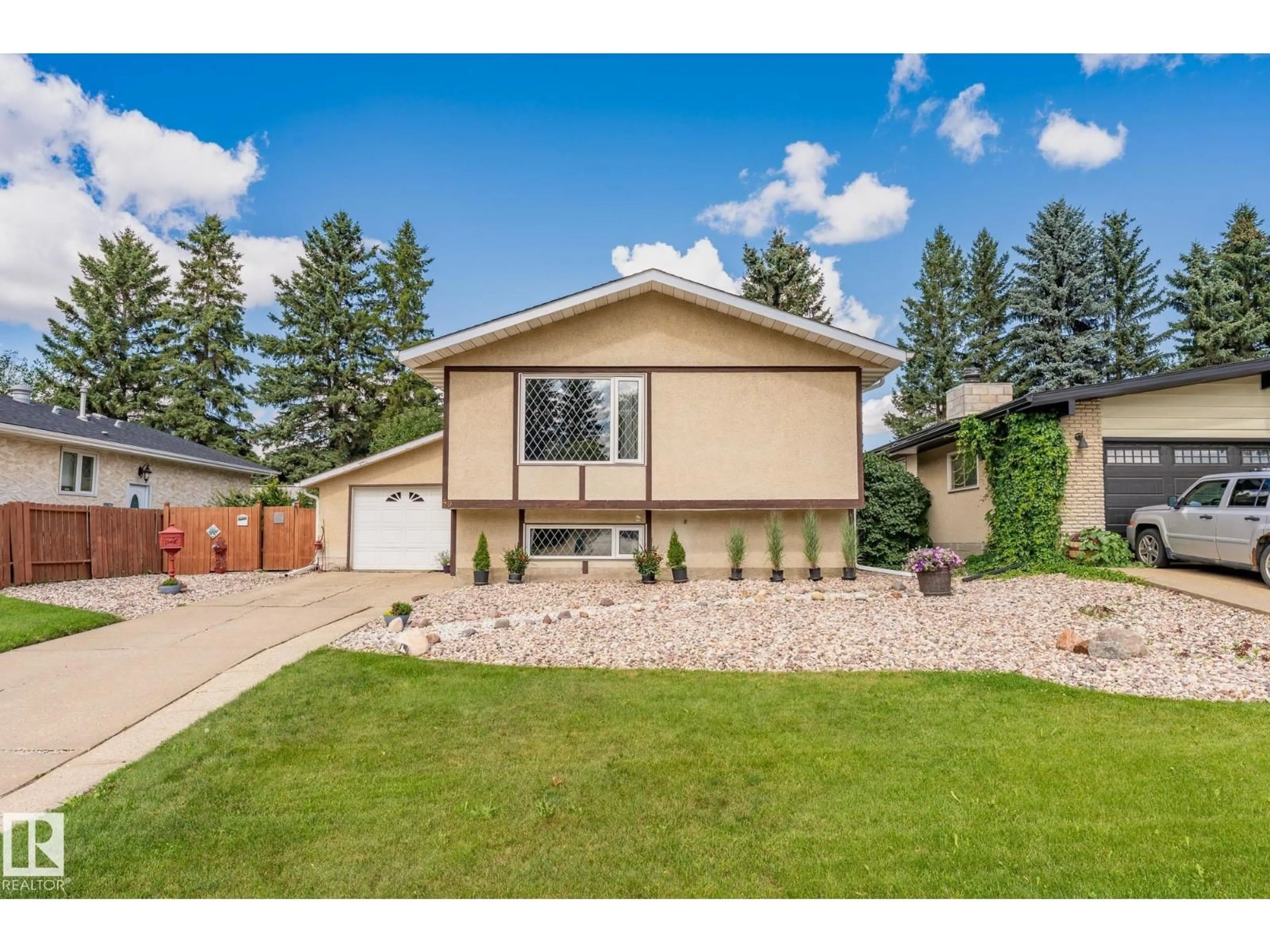 Home with vinyl exterior material, street for 49 GALVESTON AV, Sherwood Park Alberta T8A2N7