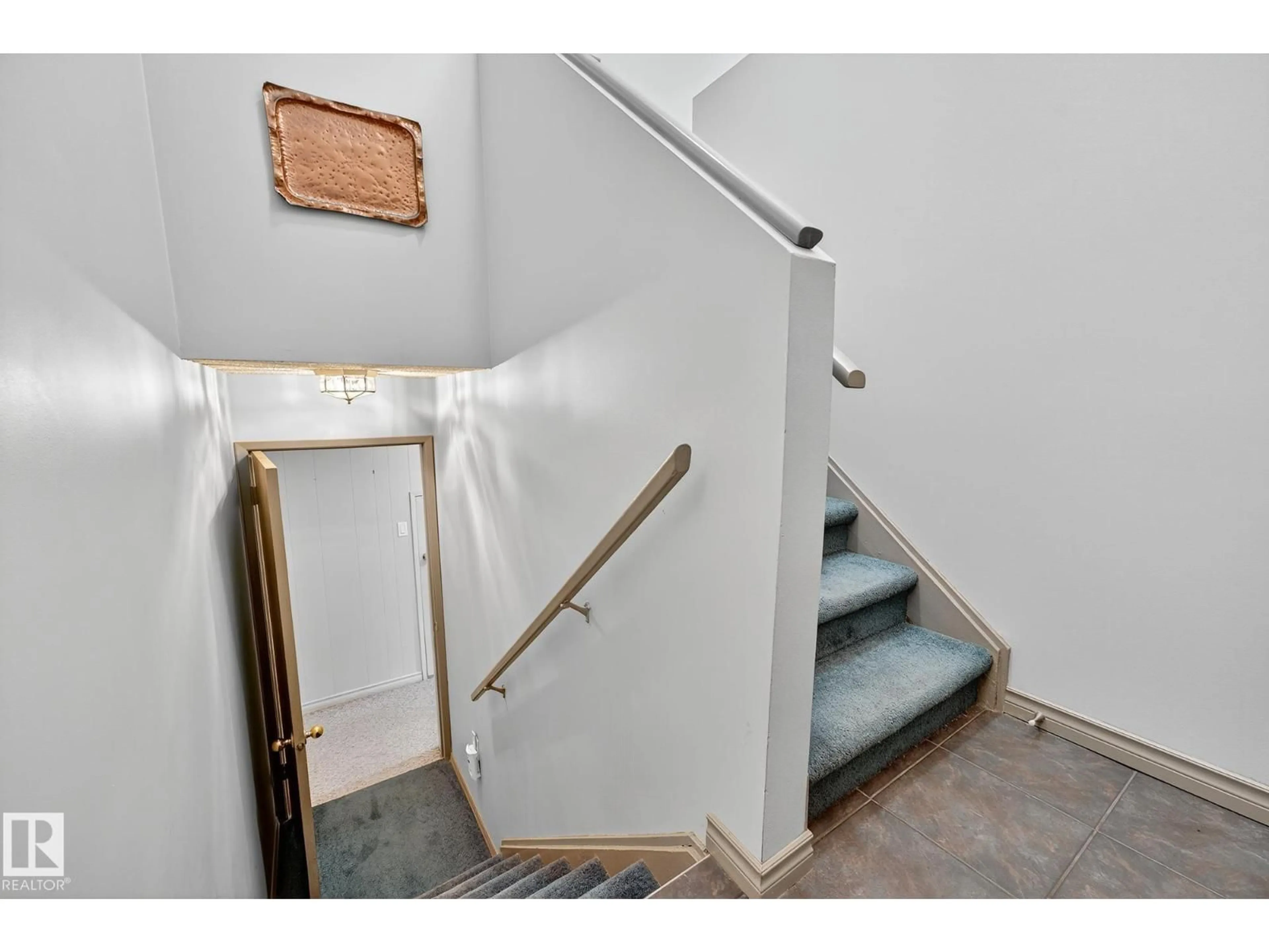 Stairs for 49 GALVESTON AV, Sherwood Park Alberta T8A2N7