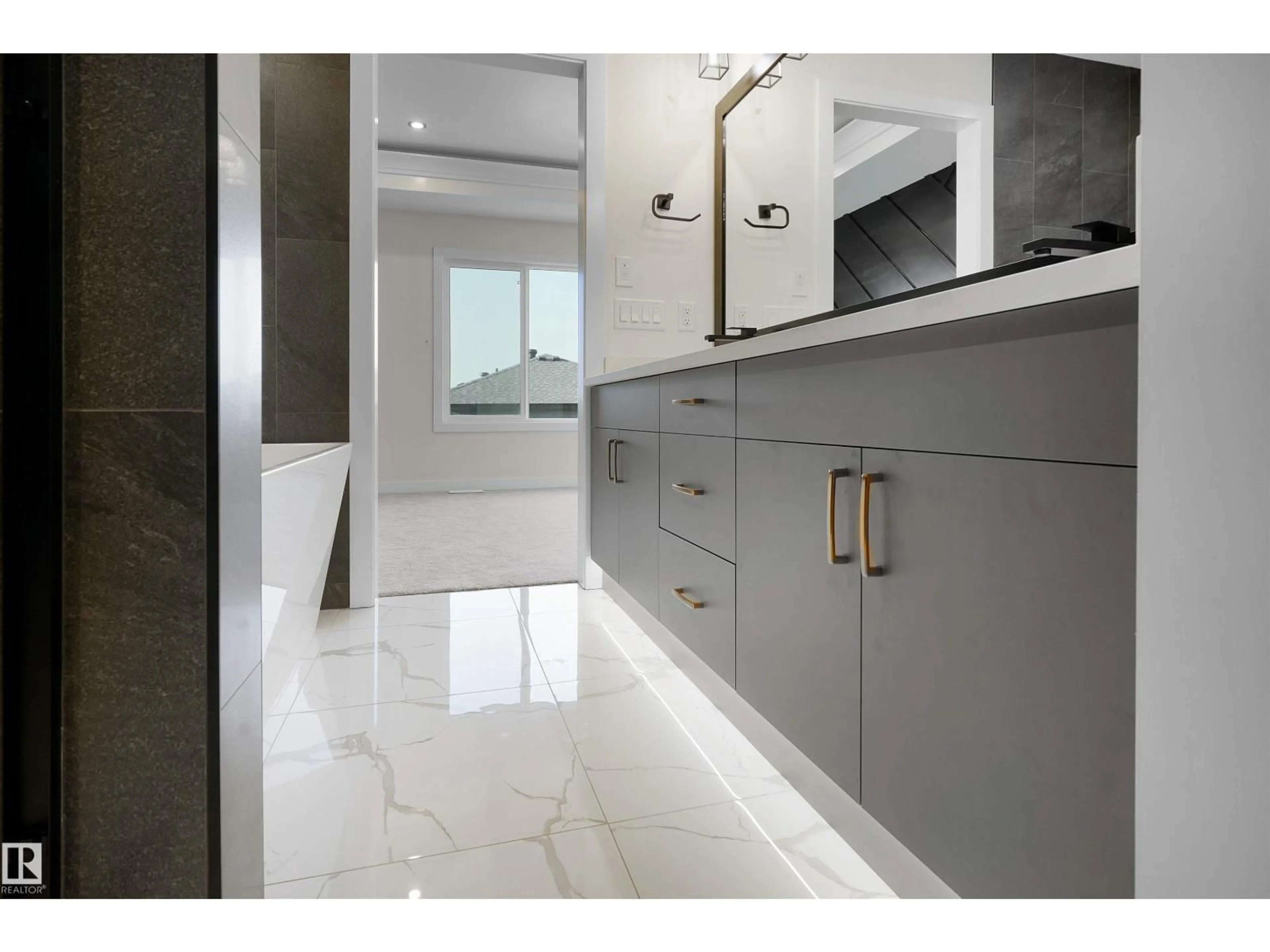 Contemporary bathroom, ceramic/tile floor for 3326 CHICKADEE DR, Edmonton Alberta T5S0V6