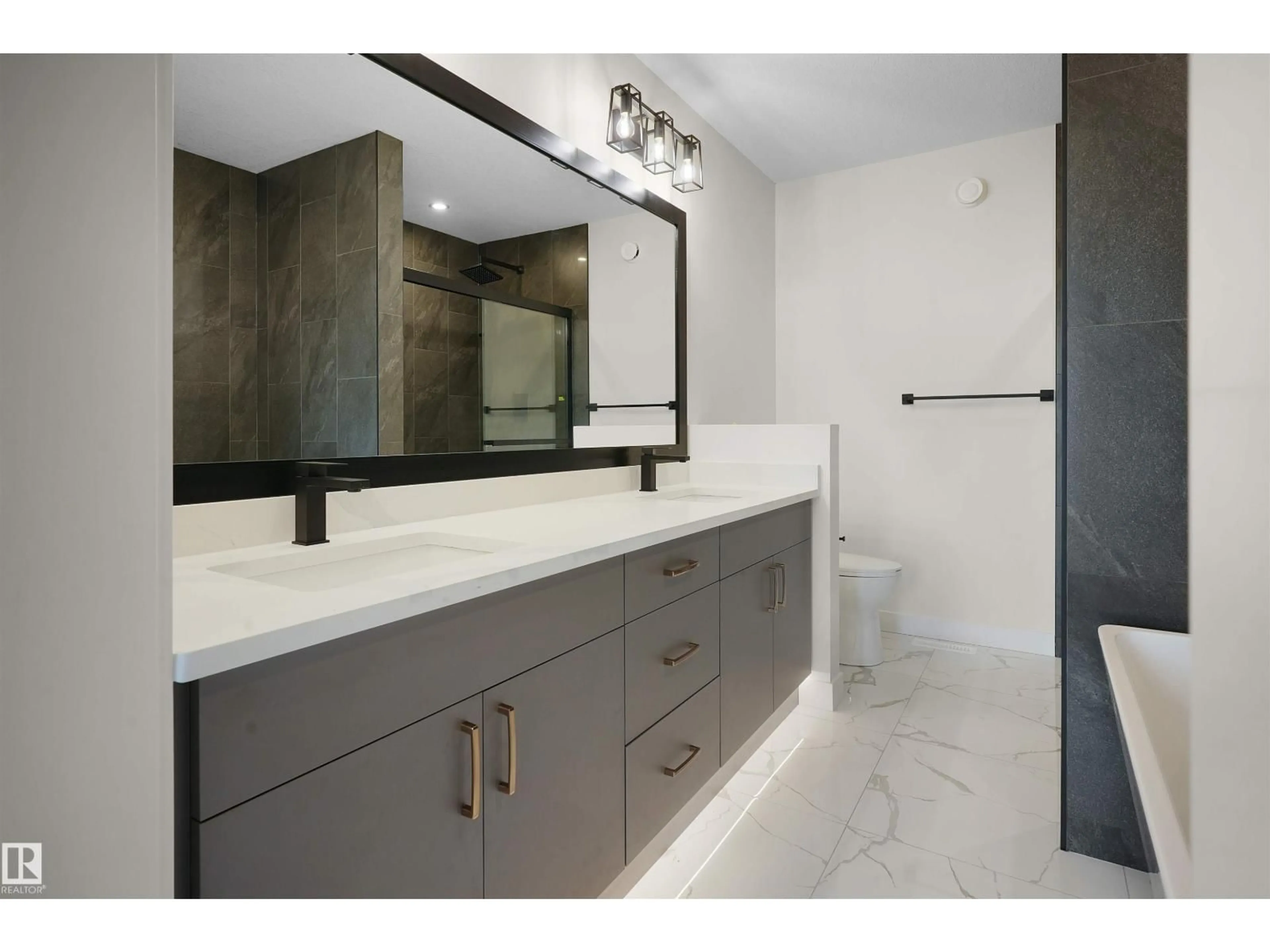 Contemporary bathroom, ceramic/tile floor for 3326 CHICKADEE DR, Edmonton Alberta T5S0V6