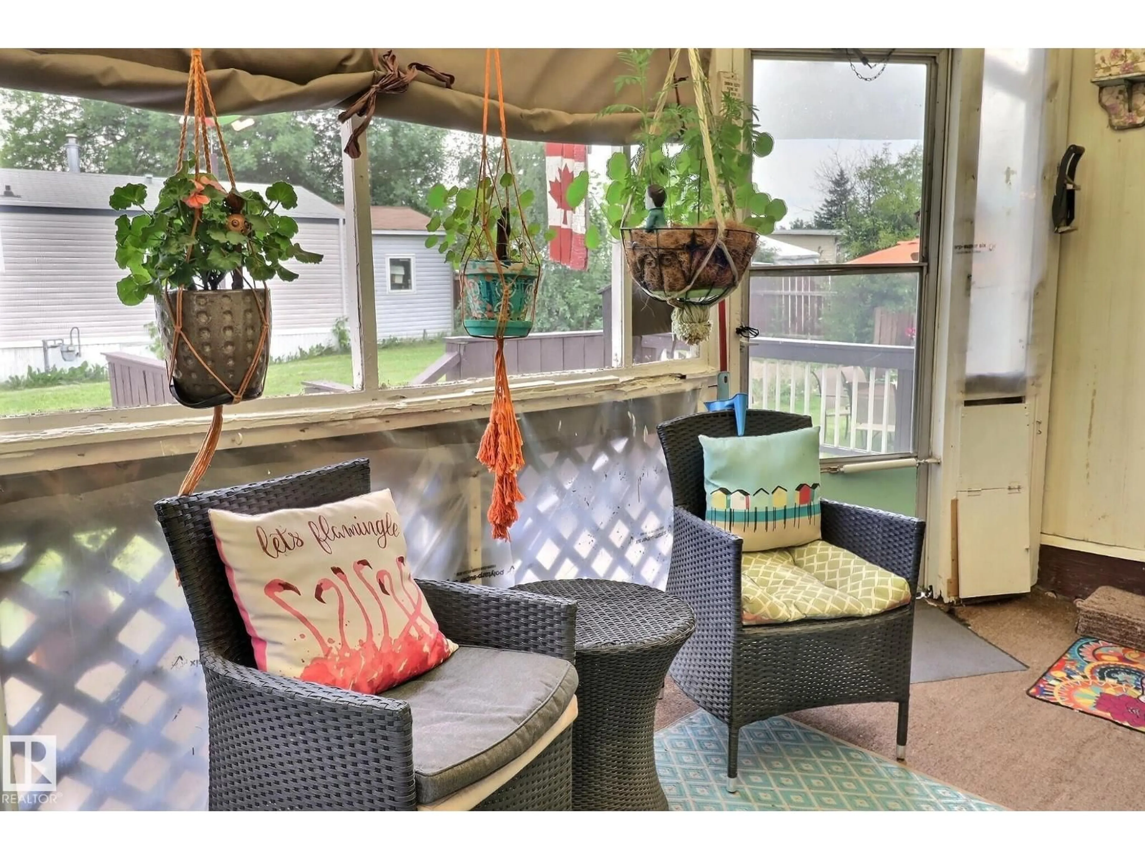 Patio, street for 207 EVERGREEN PA, Edmonton Alberta T5Y4M2