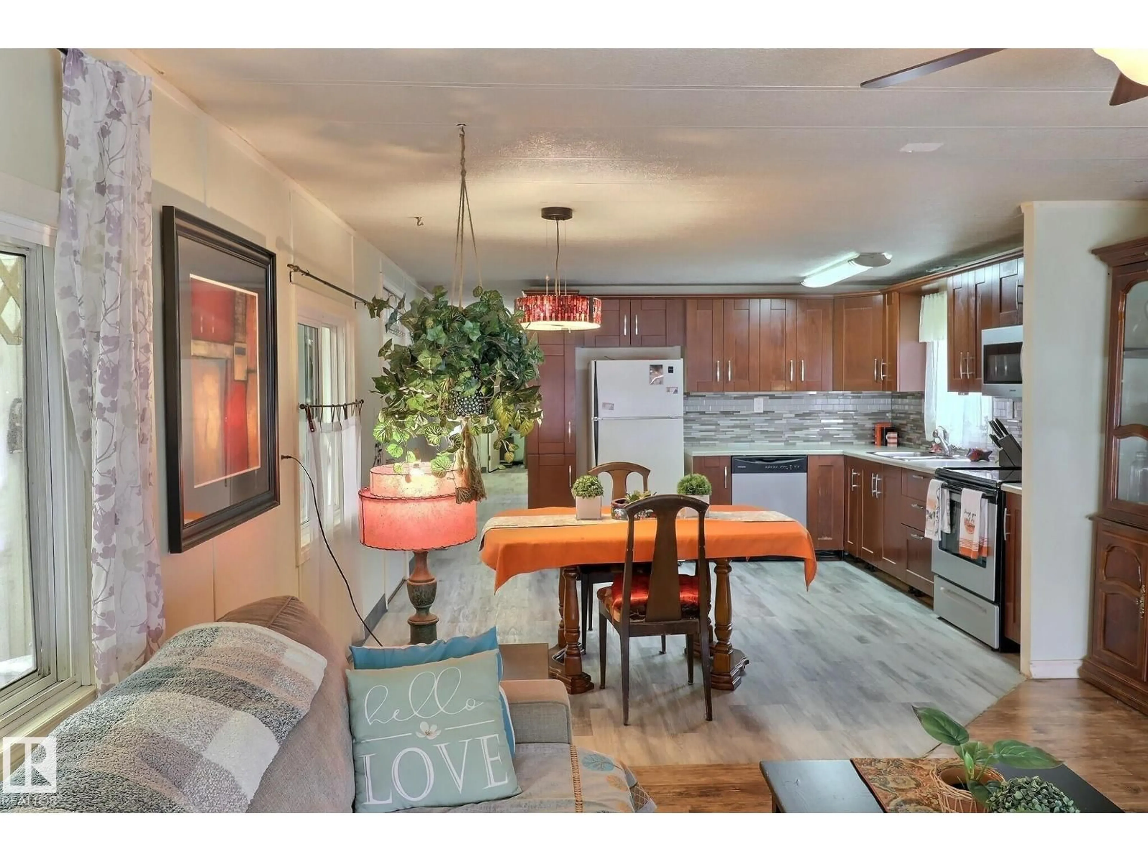 Open concept kitchen, unknown for 207 EVERGREEN PA, Edmonton Alberta T5Y4M2