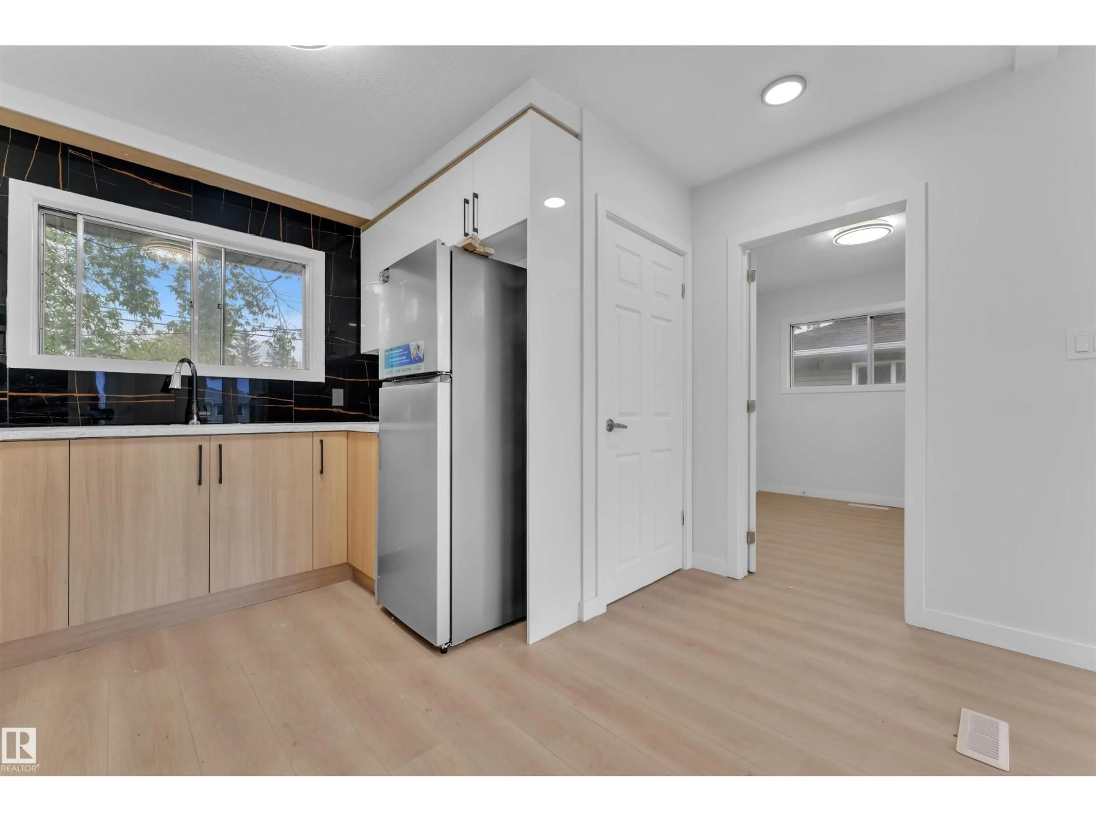 Unknown for 15965 110B AV, Edmonton Alberta T5P1J5