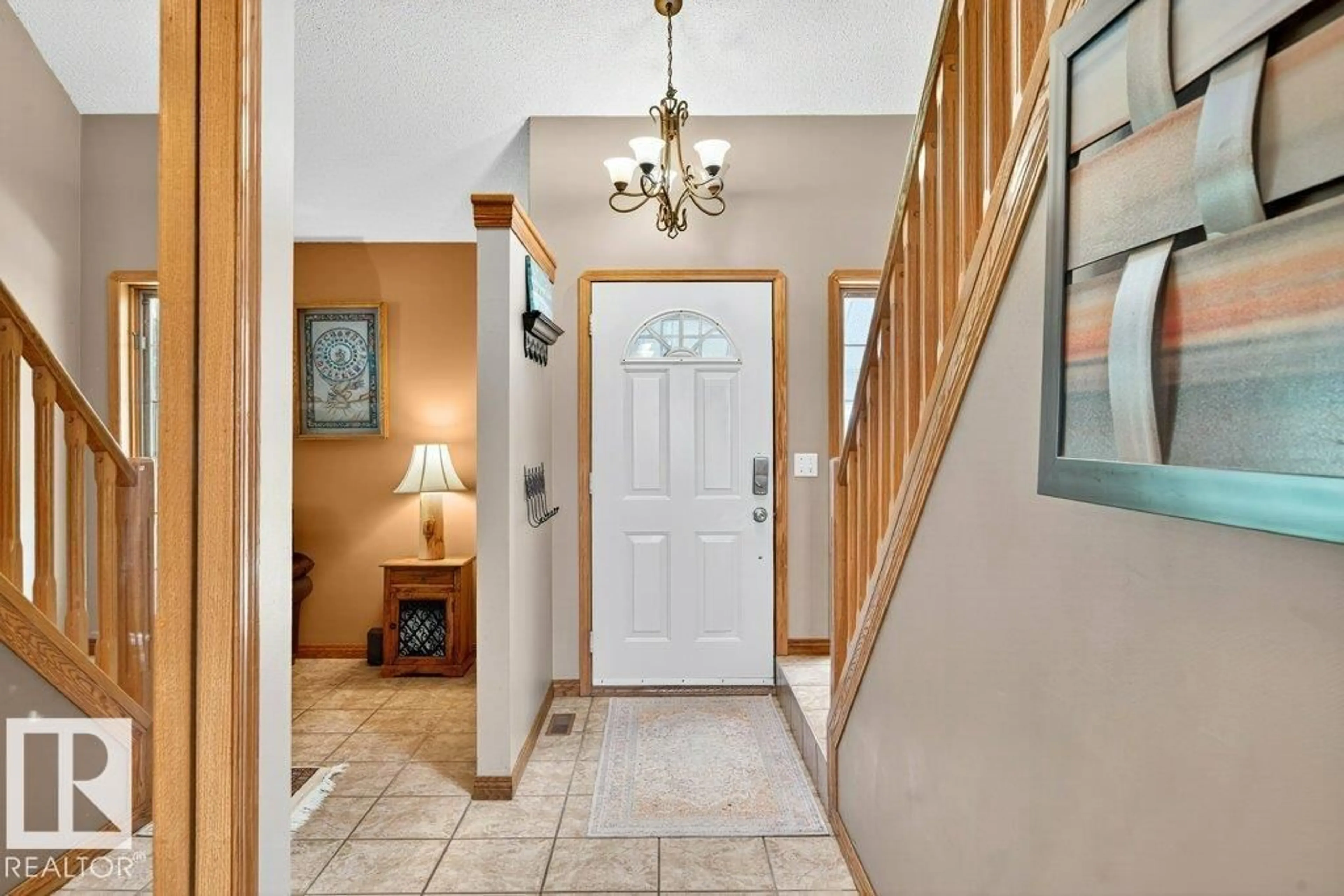 Indoor foyer for 50470 - 150 RGE ROAD 234, Rural Leduc County Alberta T4X0L7