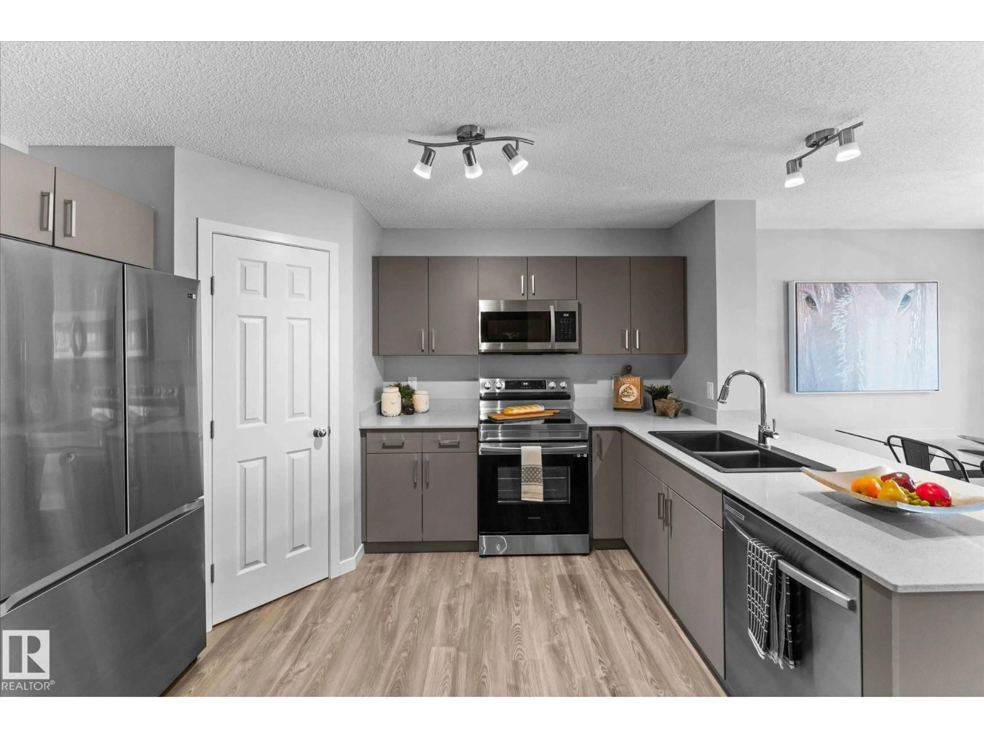 Open concept kitchen, unknown for 1321 SOUTH CREEK LI, Stony Plain Alberta T7Z0K6