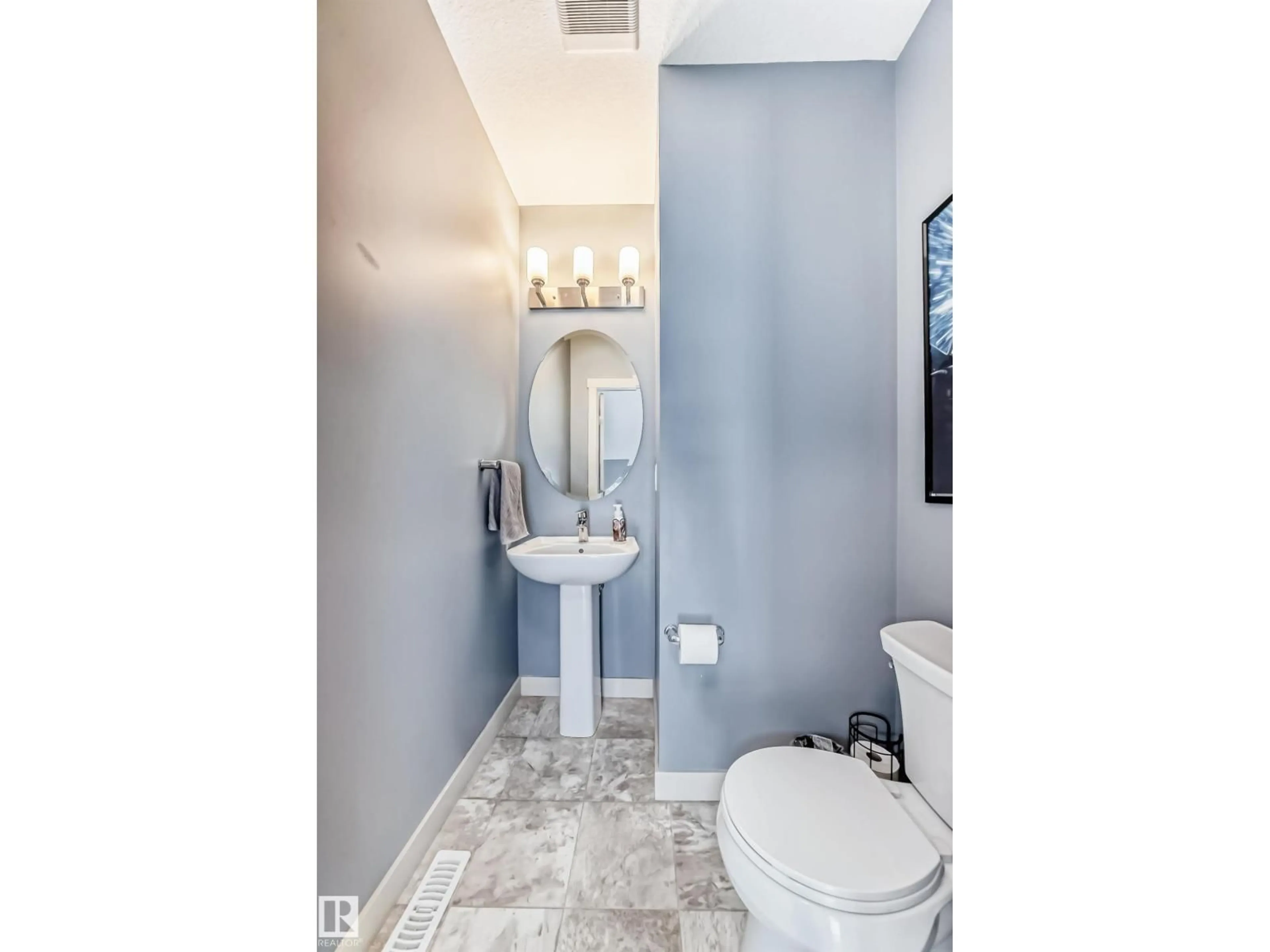 Standard bathroom, ceramic/tile floor for 1391 STARLING DR, Edmonton Alberta T5S0L3