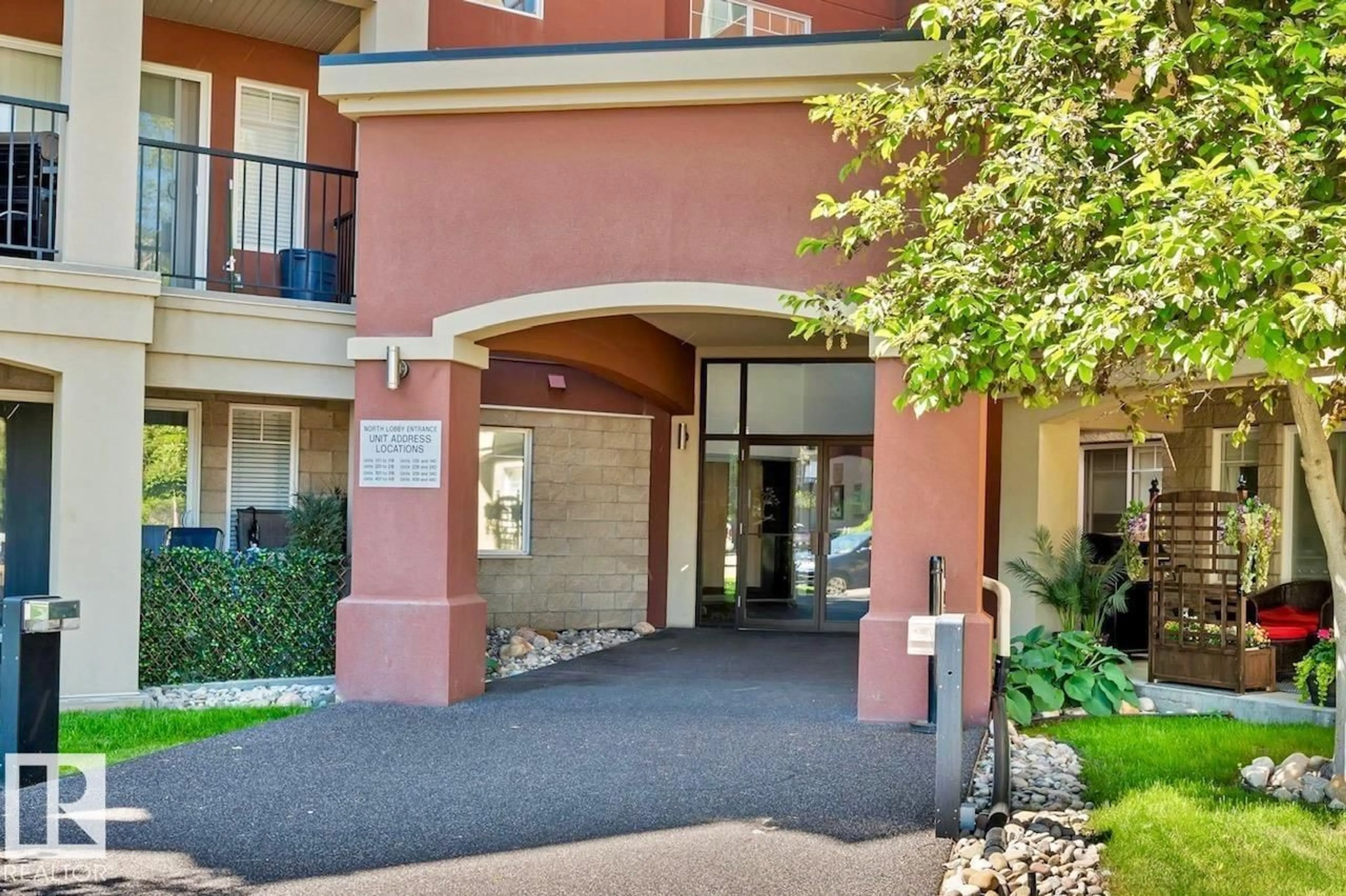 Indoor foyer for 421 - 300 PALISADES WY, Sherwood Park Alberta T8H2T9