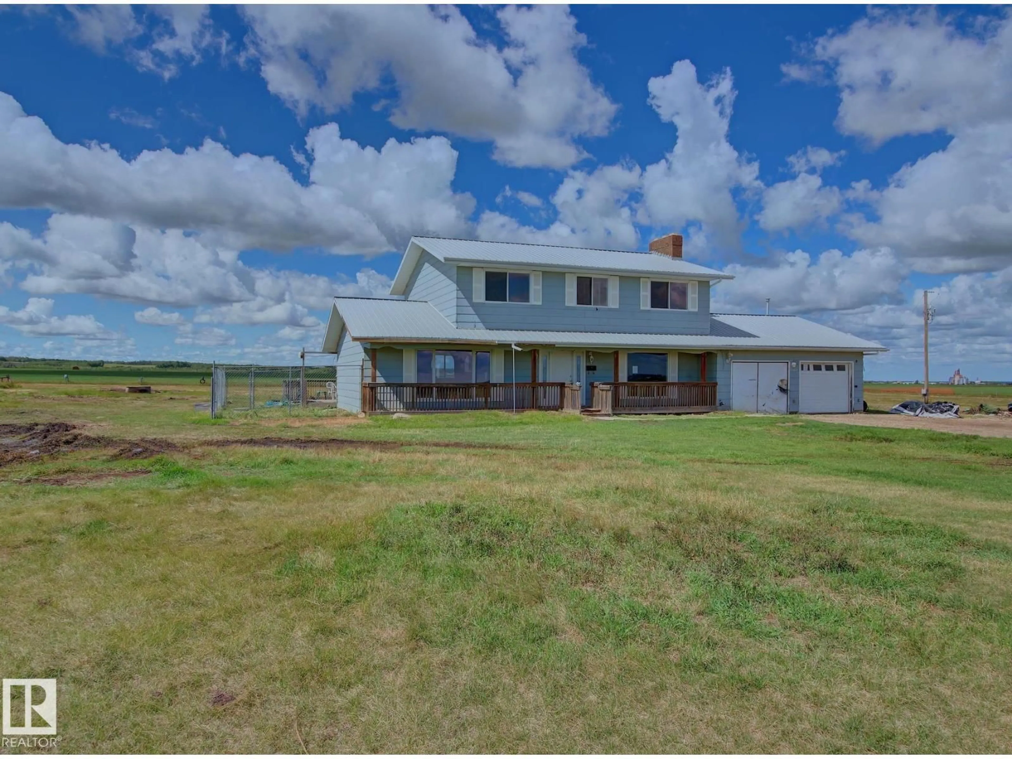 A pic from outside/outdoor area/front of a property/back of a property/a pic from drone, unknown for 551058 RR 194, Rural Lamont County Alberta T0B2R0