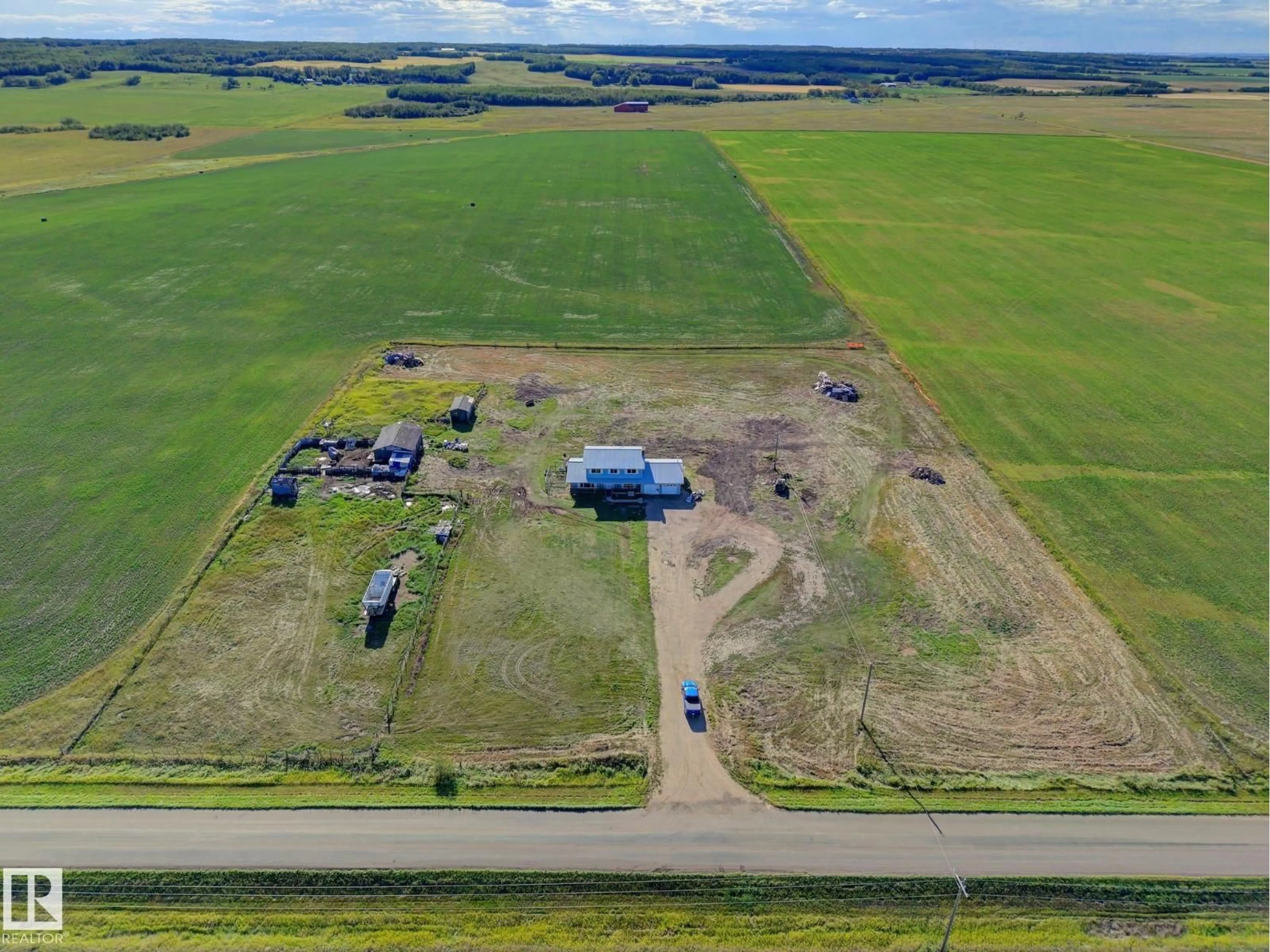 A pic from outside/outdoor area/front of a property/back of a property/a pic from drone, building for 551058 RR 194, Rural Lamont County Alberta T0B2R0