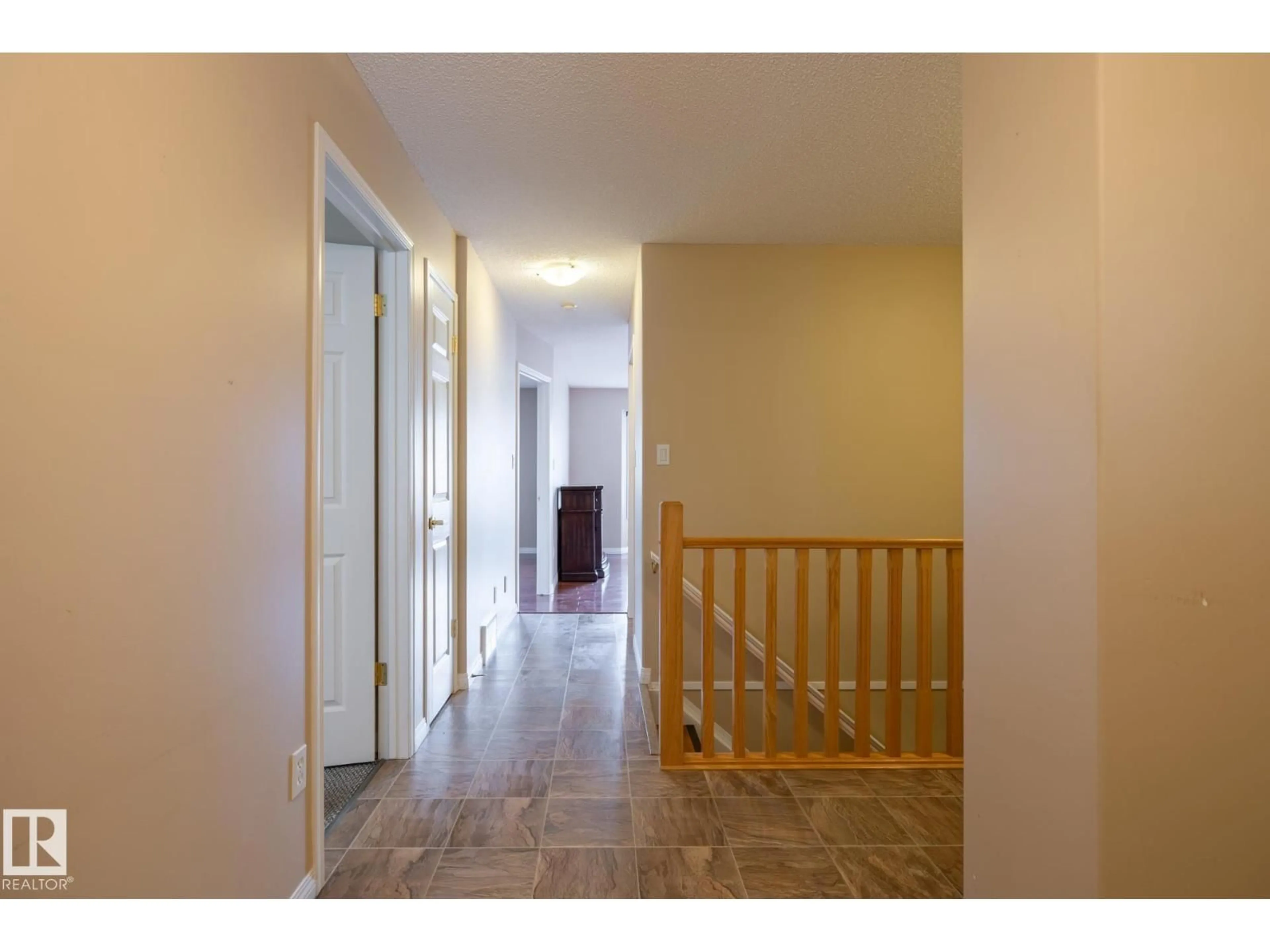 Indoor foyer for #11 - 201 BOTHWELL DR, Sherwood Park Alberta T8H2C8