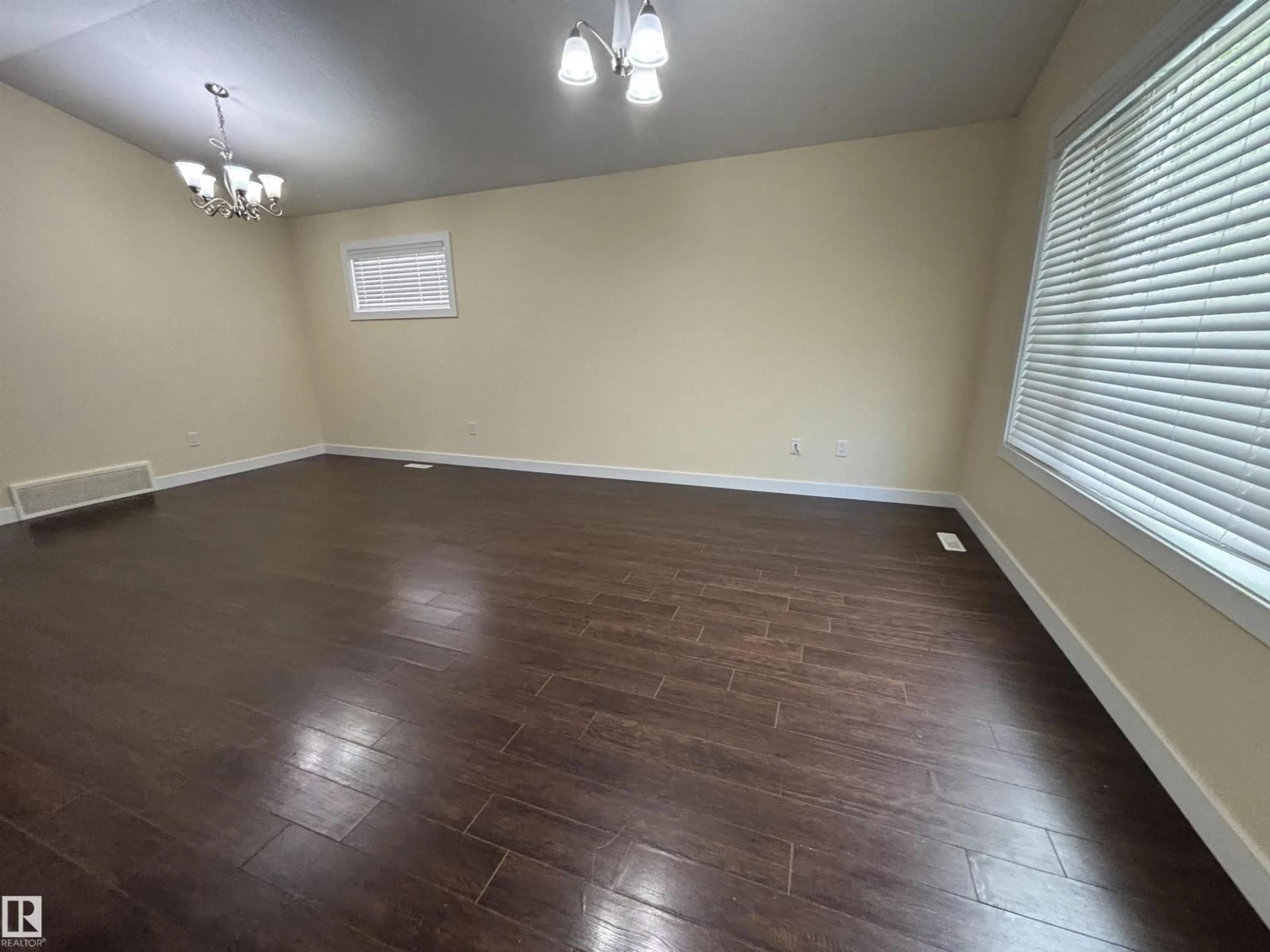 A pic of a room for 11426 91 ST, Edmonton Alberta T5B4A5