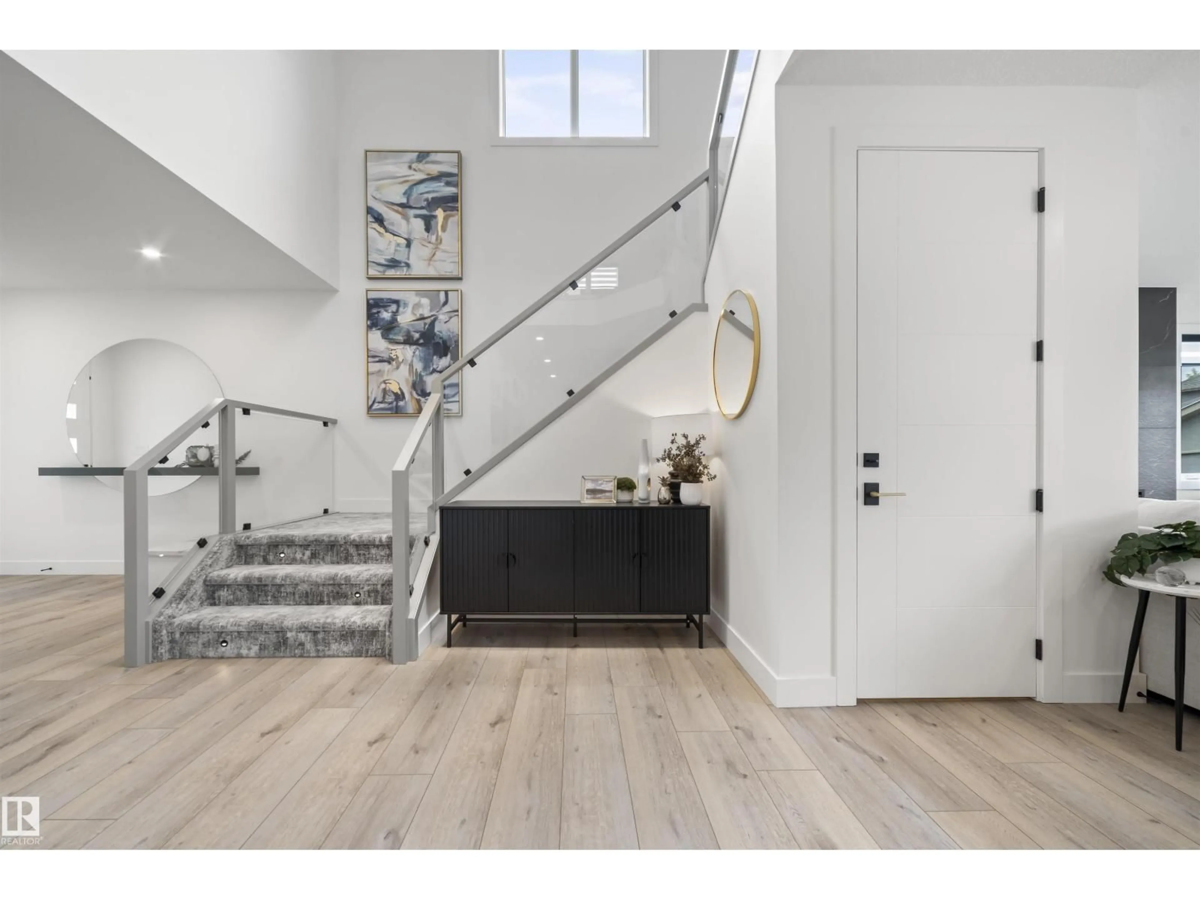 Indoor entryway for 16607 8 ST NE, Edmonton Alberta T5Y4J1