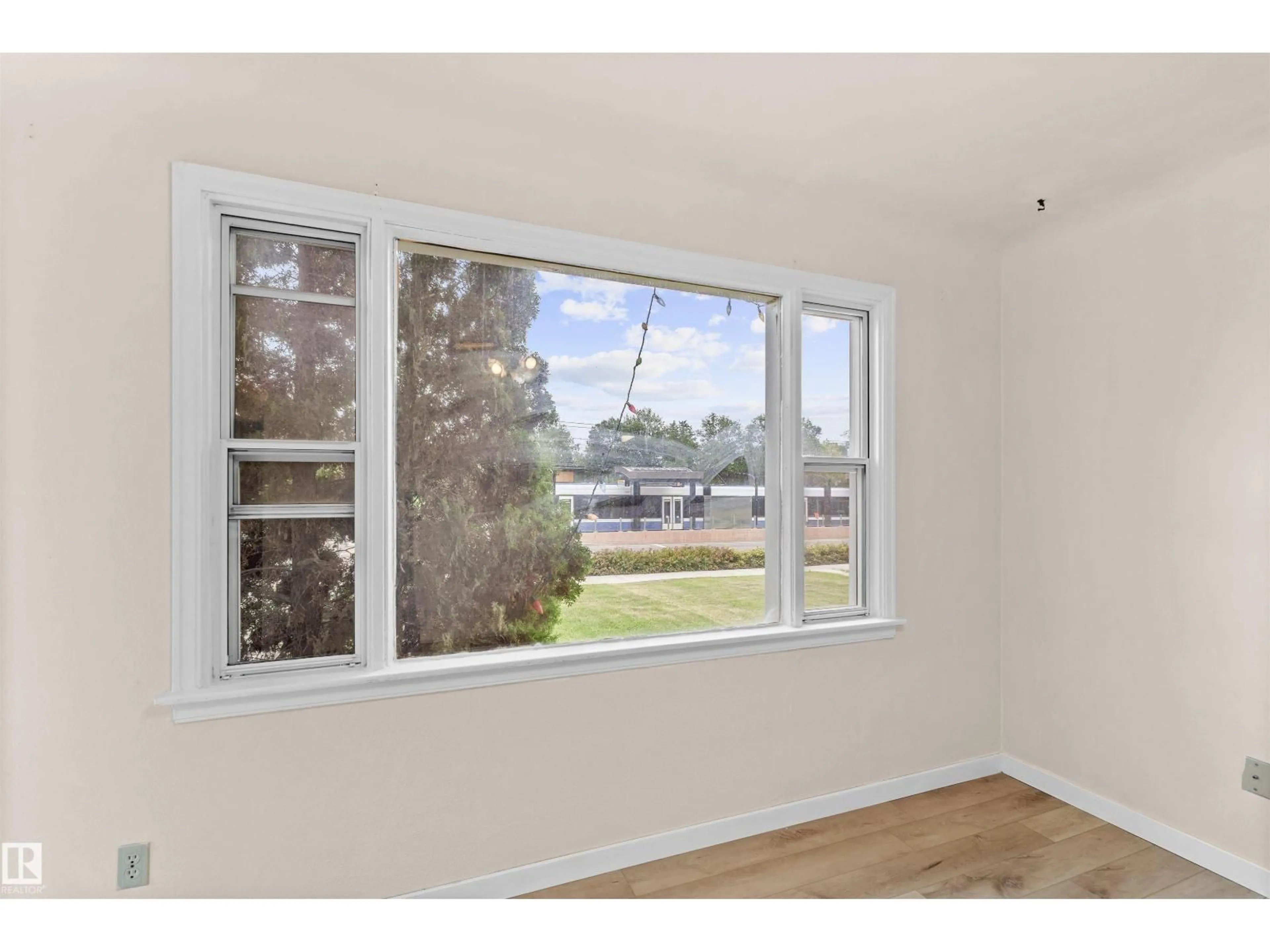 A pic of a room for NW - 9268 85 ST, Edmonton Alberta T6C3C7