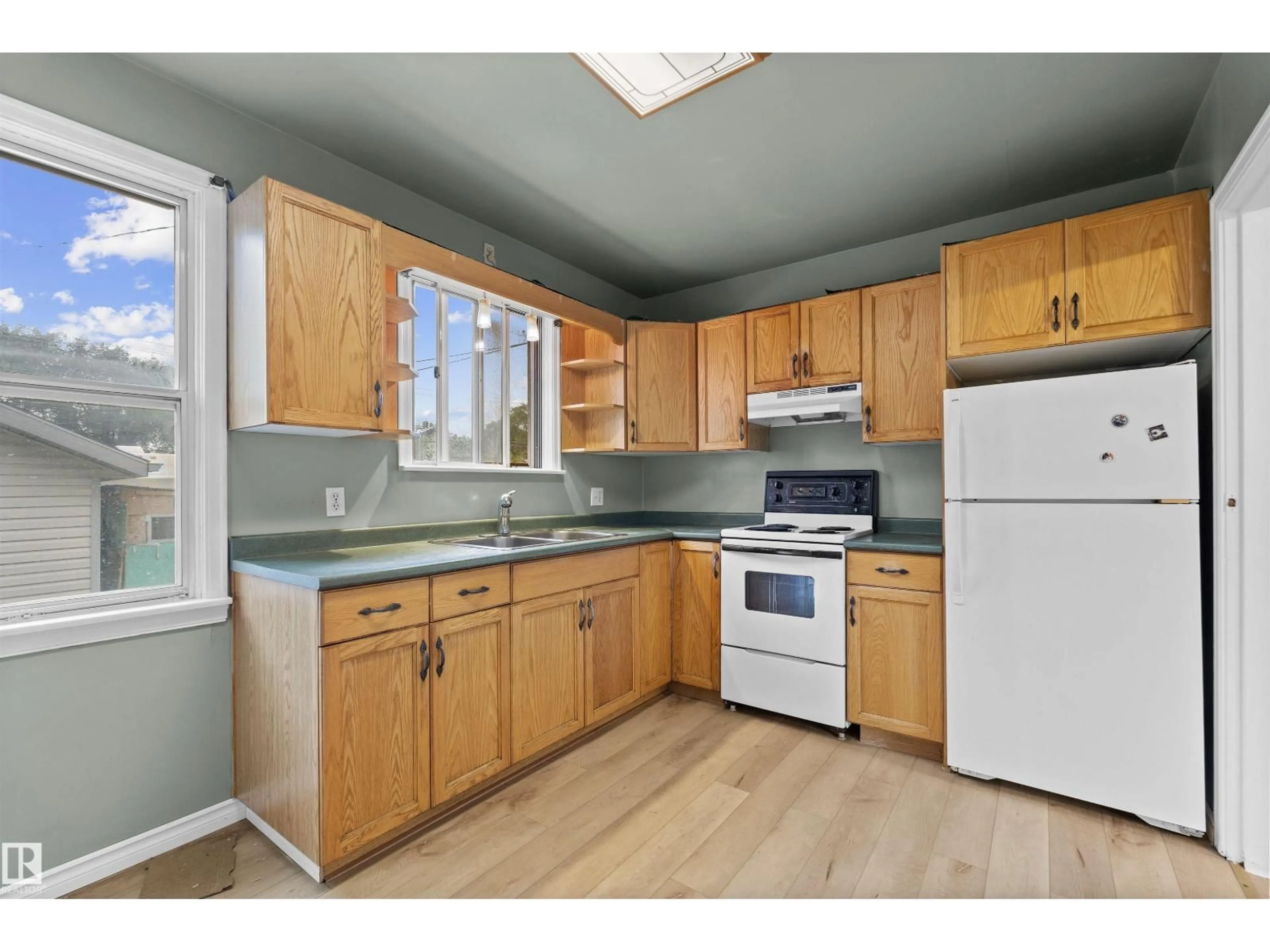 Standard kitchen, unknown for NW - 9268 85 ST, Edmonton Alberta T6C3C7