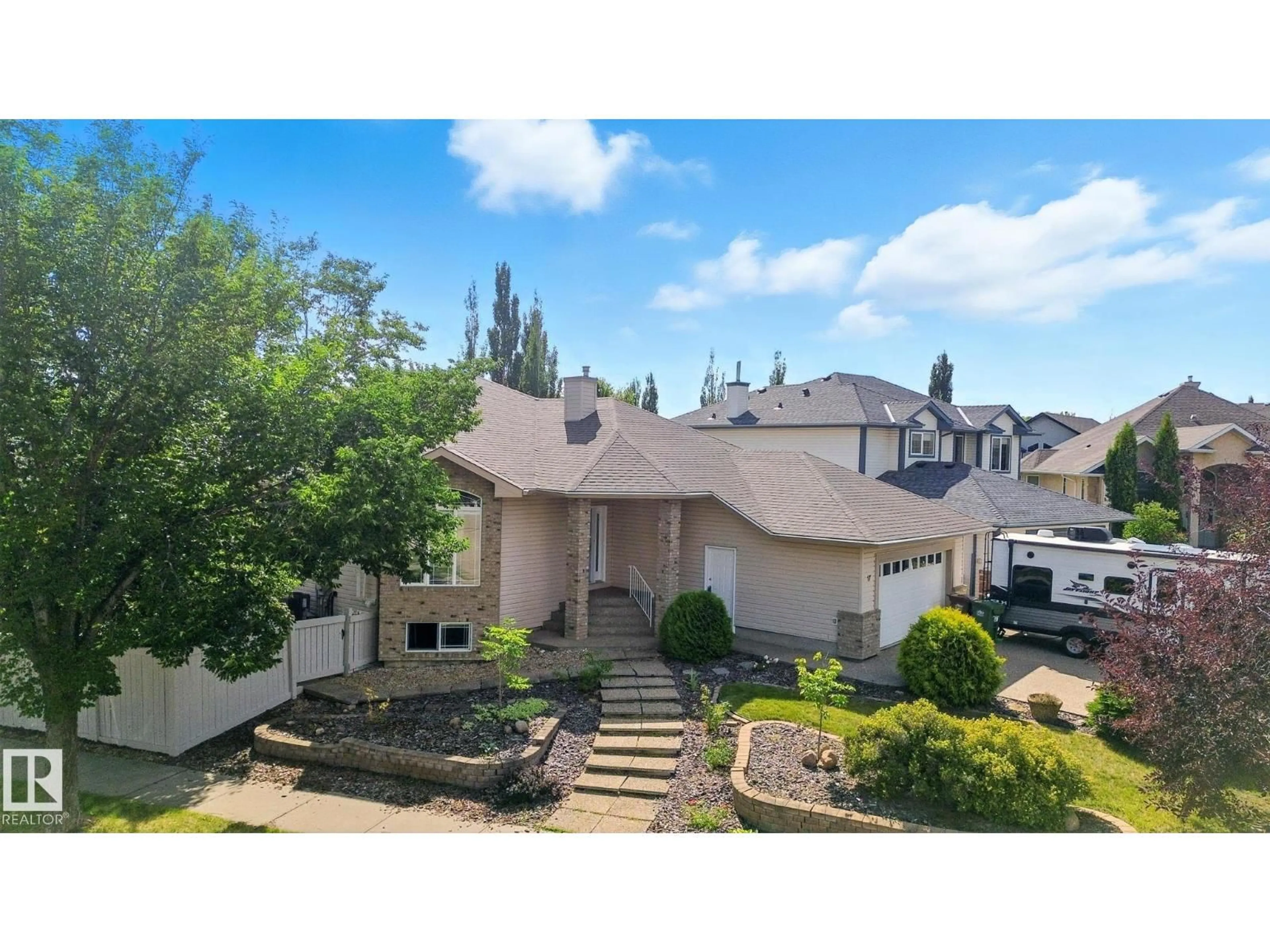 A pic from outside/outdoor area/front of a property/back of a property/a pic from drone, mountain view for 17 KENDALL CR, St. Albert Alberta T8N6X8