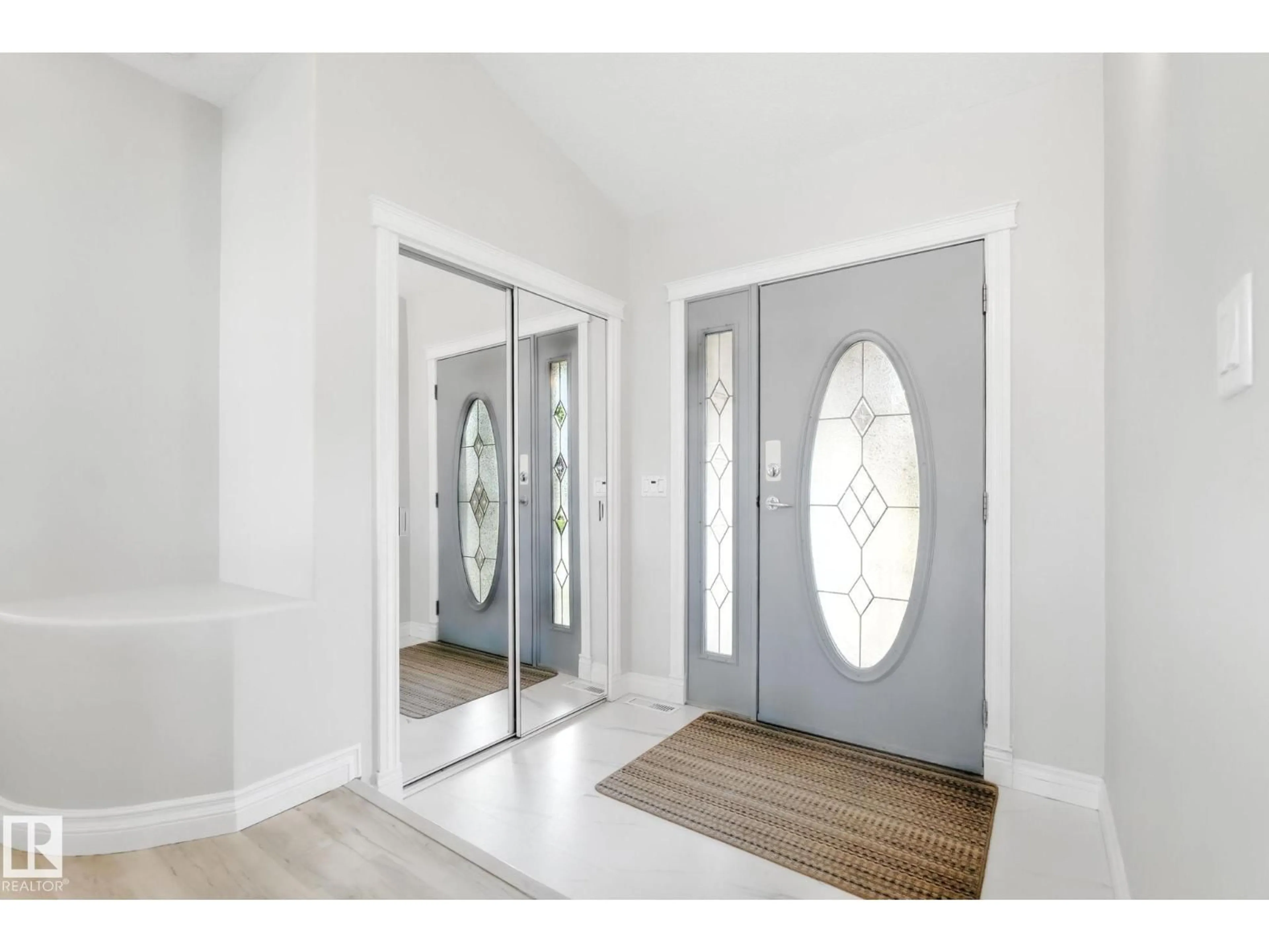 Indoor entryway for 17 KENDALL CR, St. Albert Alberta T8N6X8