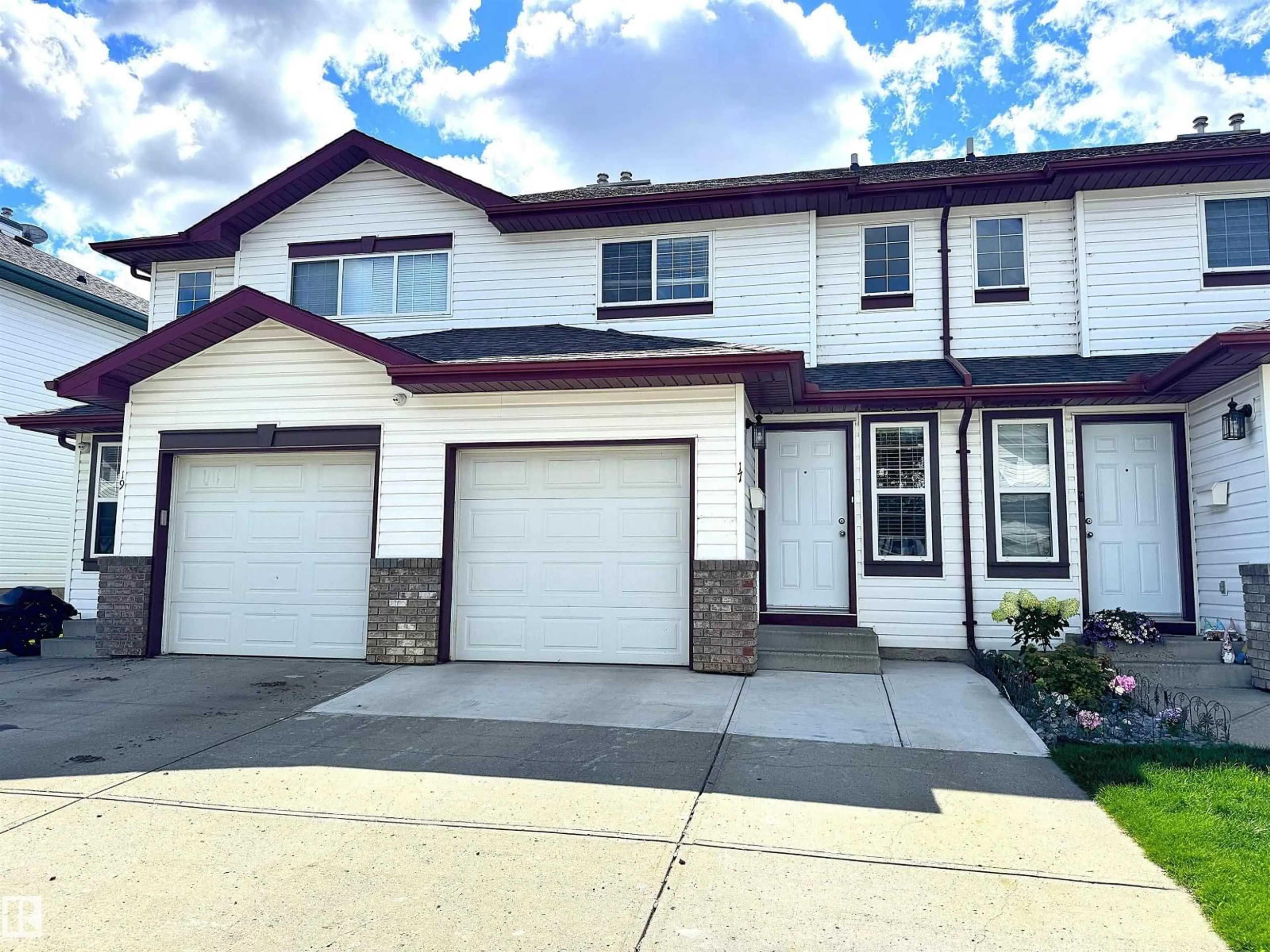 Home with vinyl exterior material, street for #17 - 16823 84 ST, Edmonton Alberta T5Z3S4