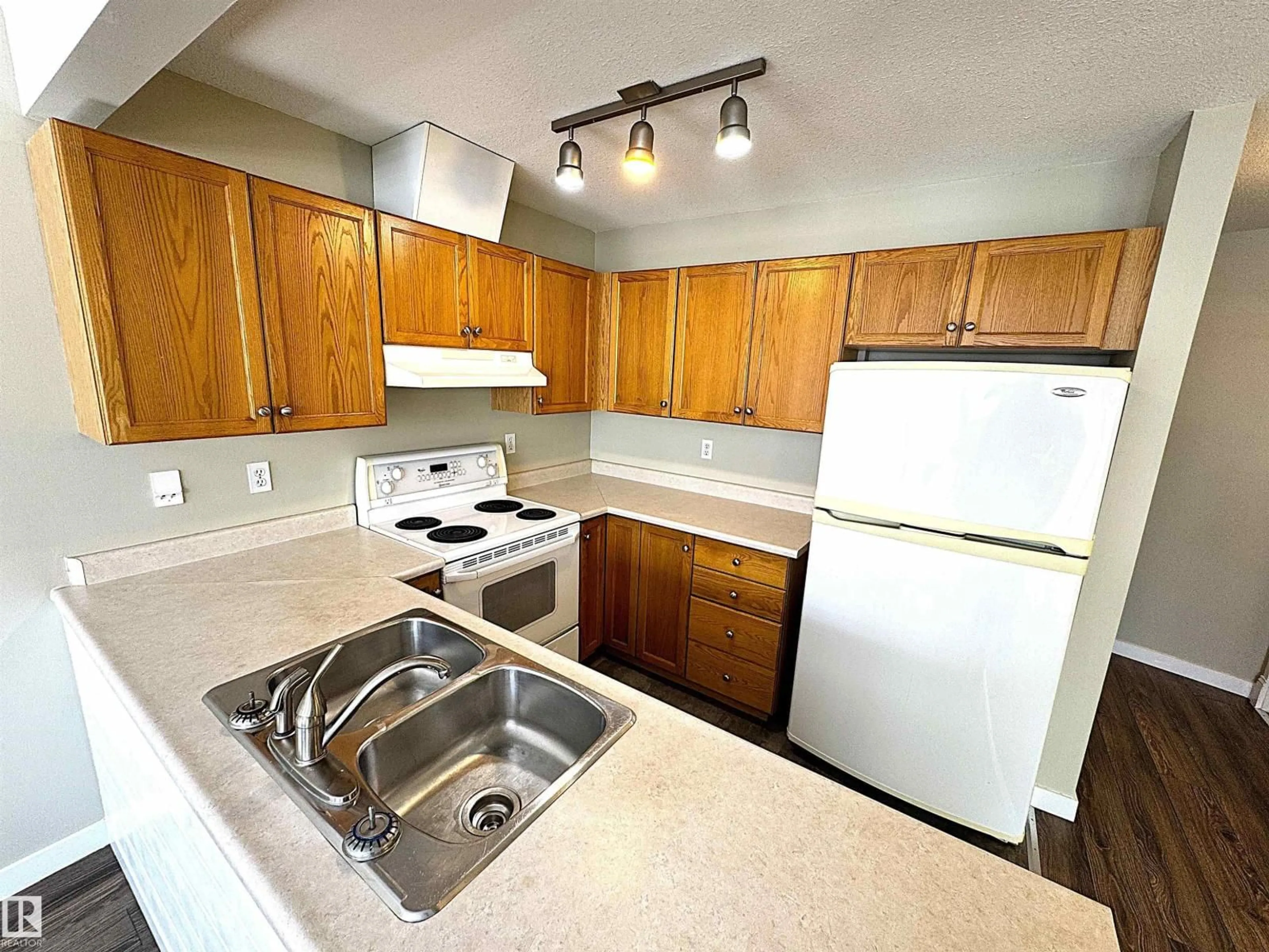 Standard kitchen, unknown for #17 - 16823 84 ST, Edmonton Alberta T5Z3S4
