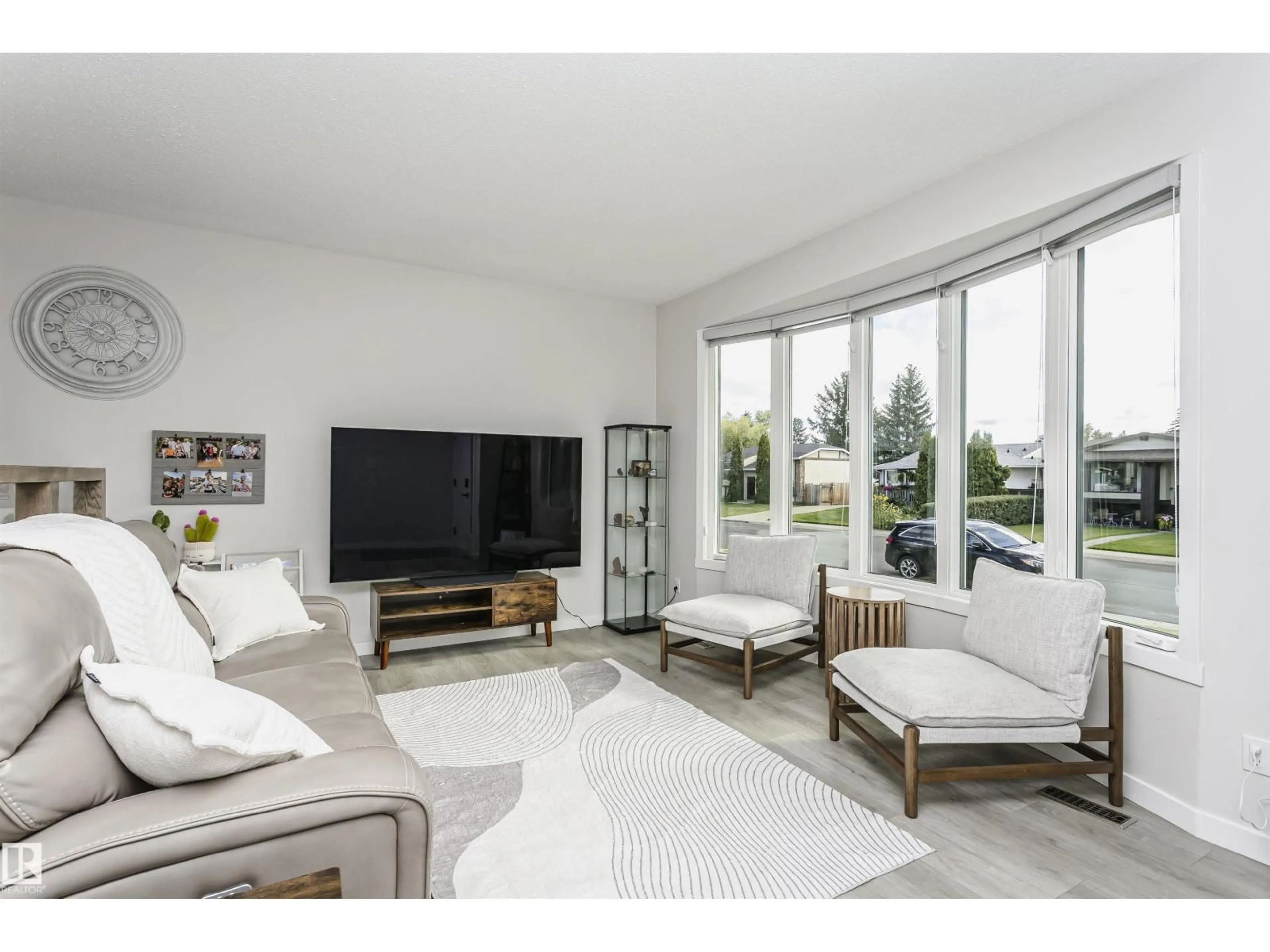 Living room with furniture, unknown for NW - 6432 187 ST E, Edmonton Alberta T5T2N3