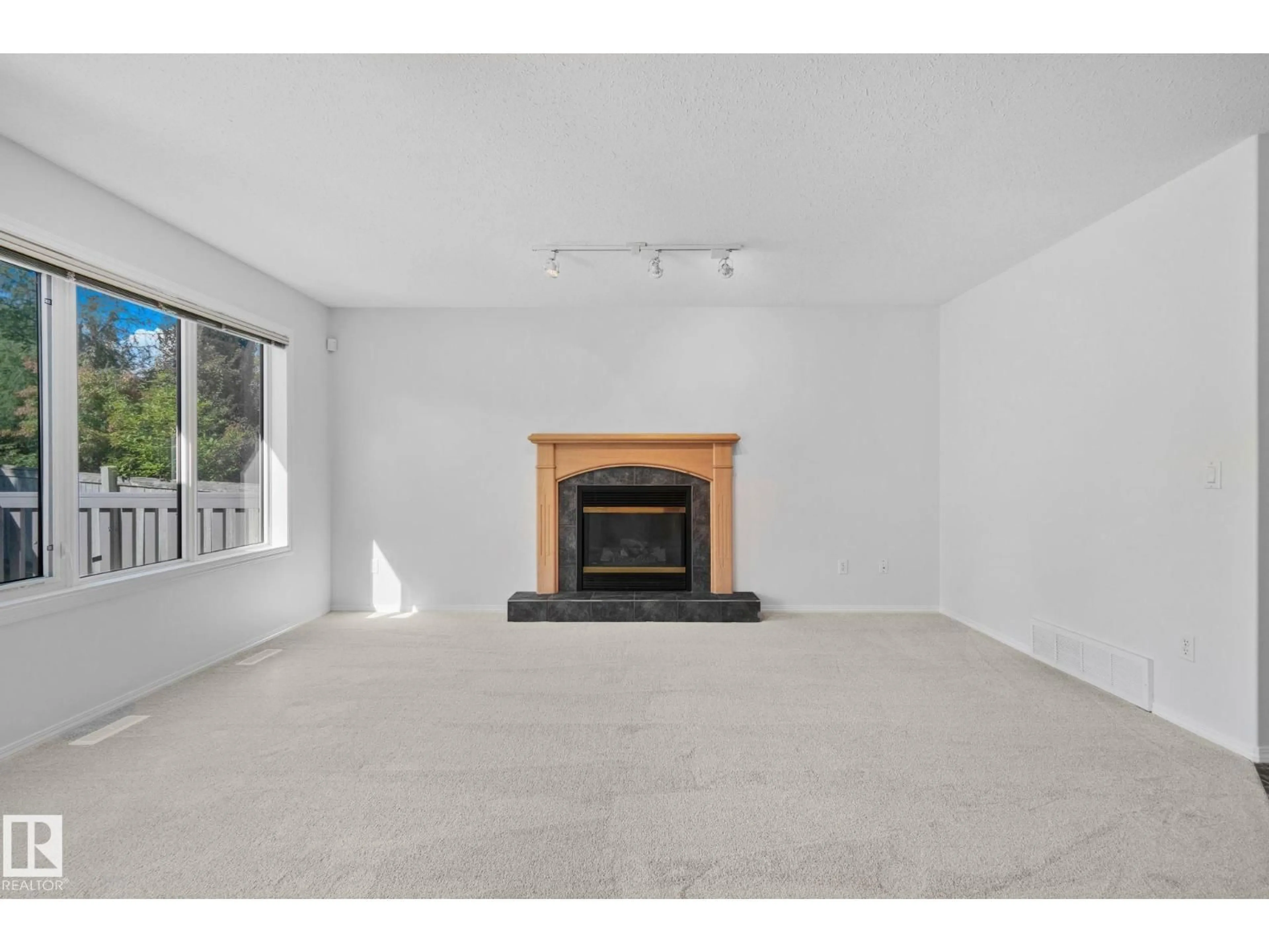 A pic of a room for 913 BRECKENRIDGE CO, Edmonton Alberta T5T6J9