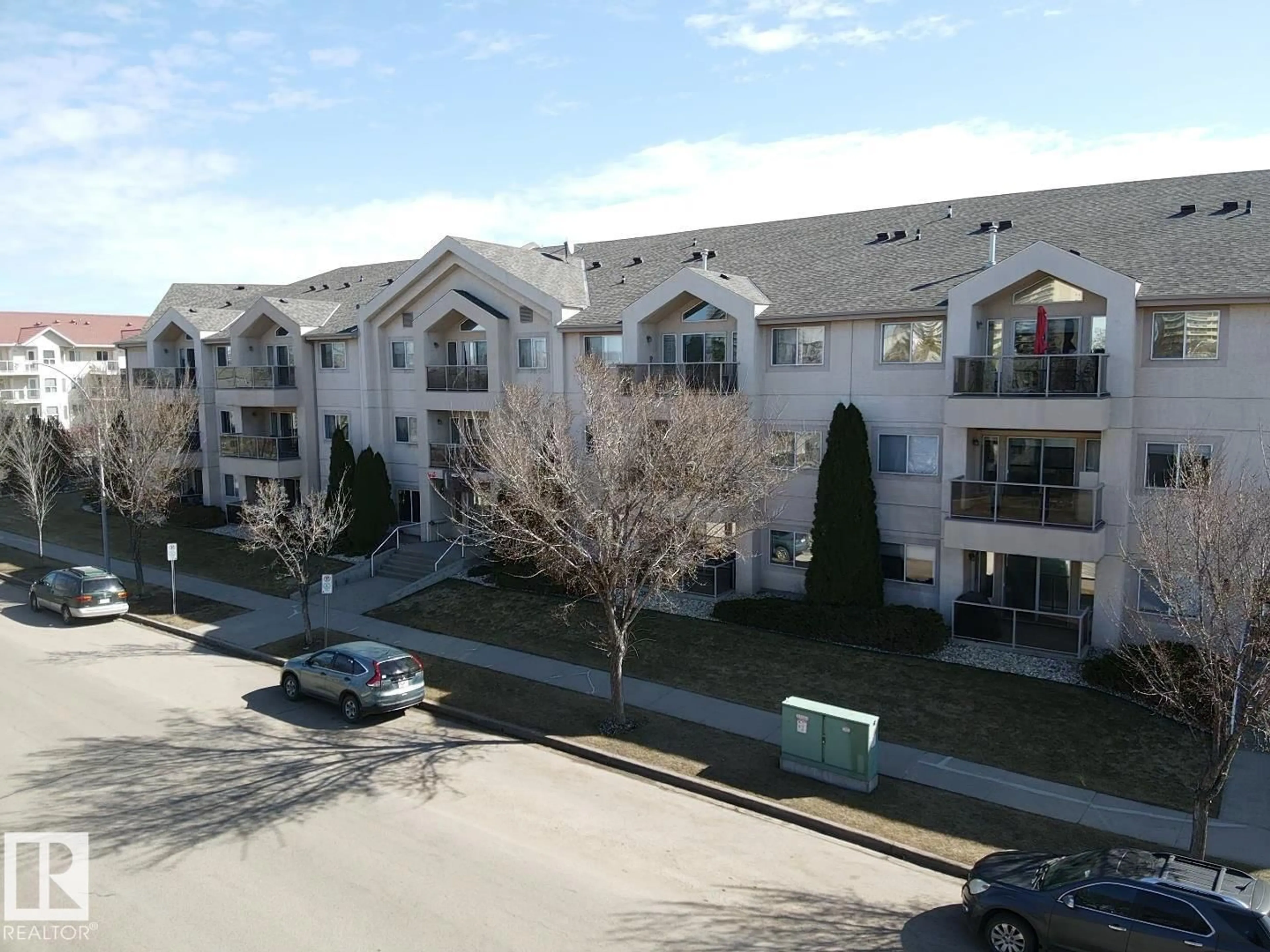 A pic from outside/outdoor area/front of a property/back of a property/a pic from drone, unknown for 6623 172 ST, Edmonton Alberta T5T6J2