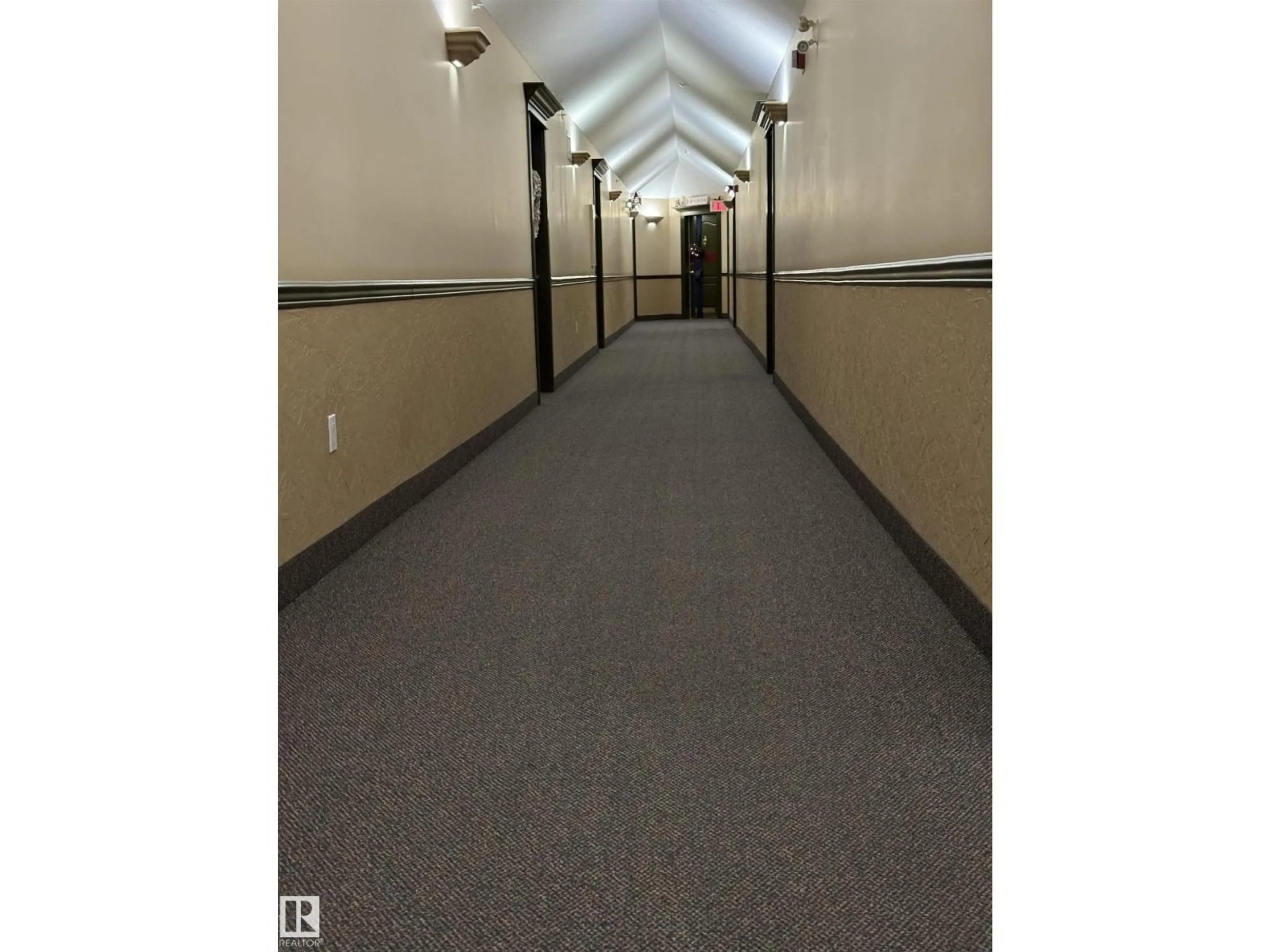 Indoor foyer for 6623 172 ST, Edmonton Alberta T5T6J2