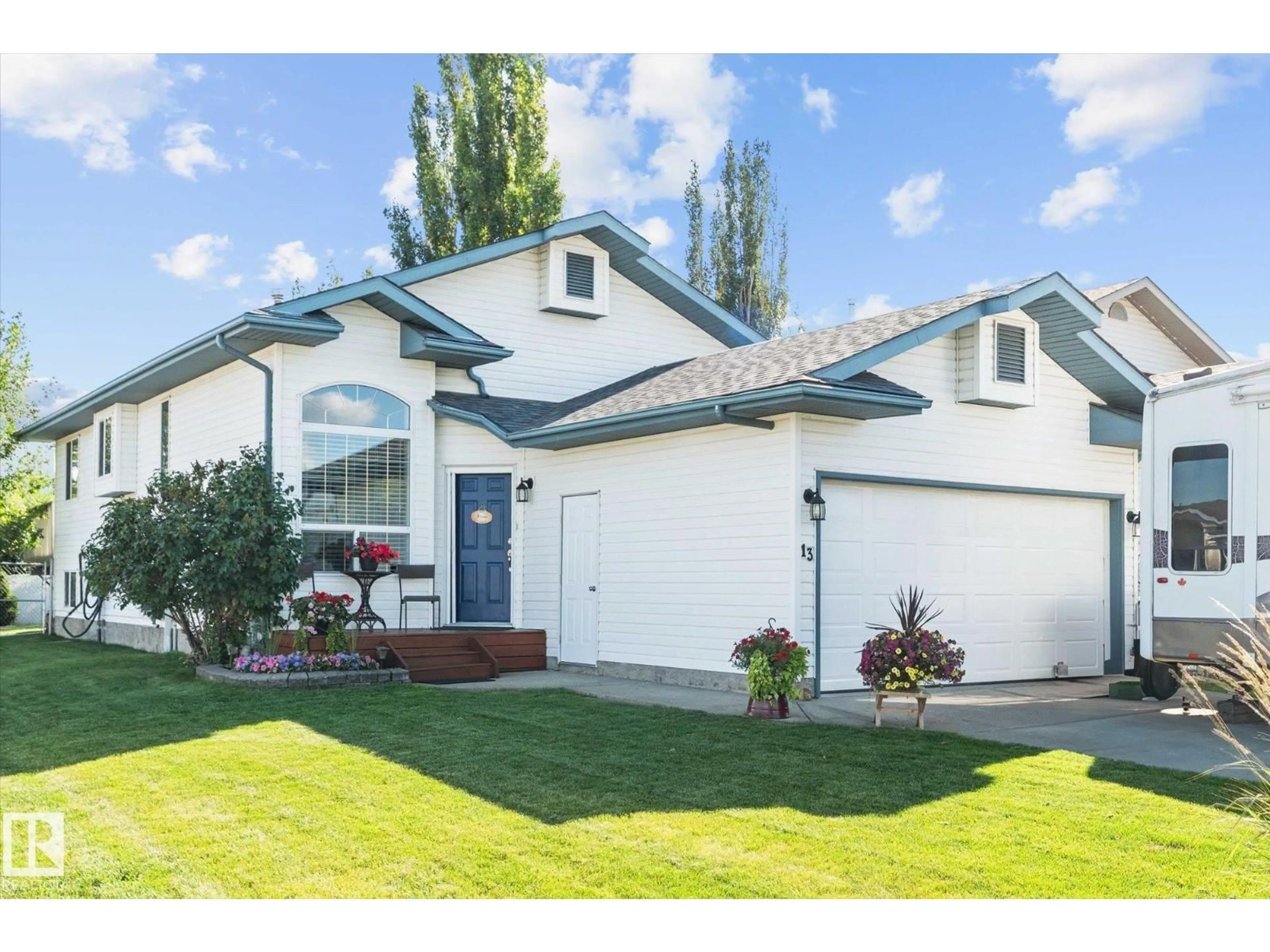 Home with vinyl exterior material, street for 13 DEER PARK RD, Spruce Grove Alberta T7X3K2