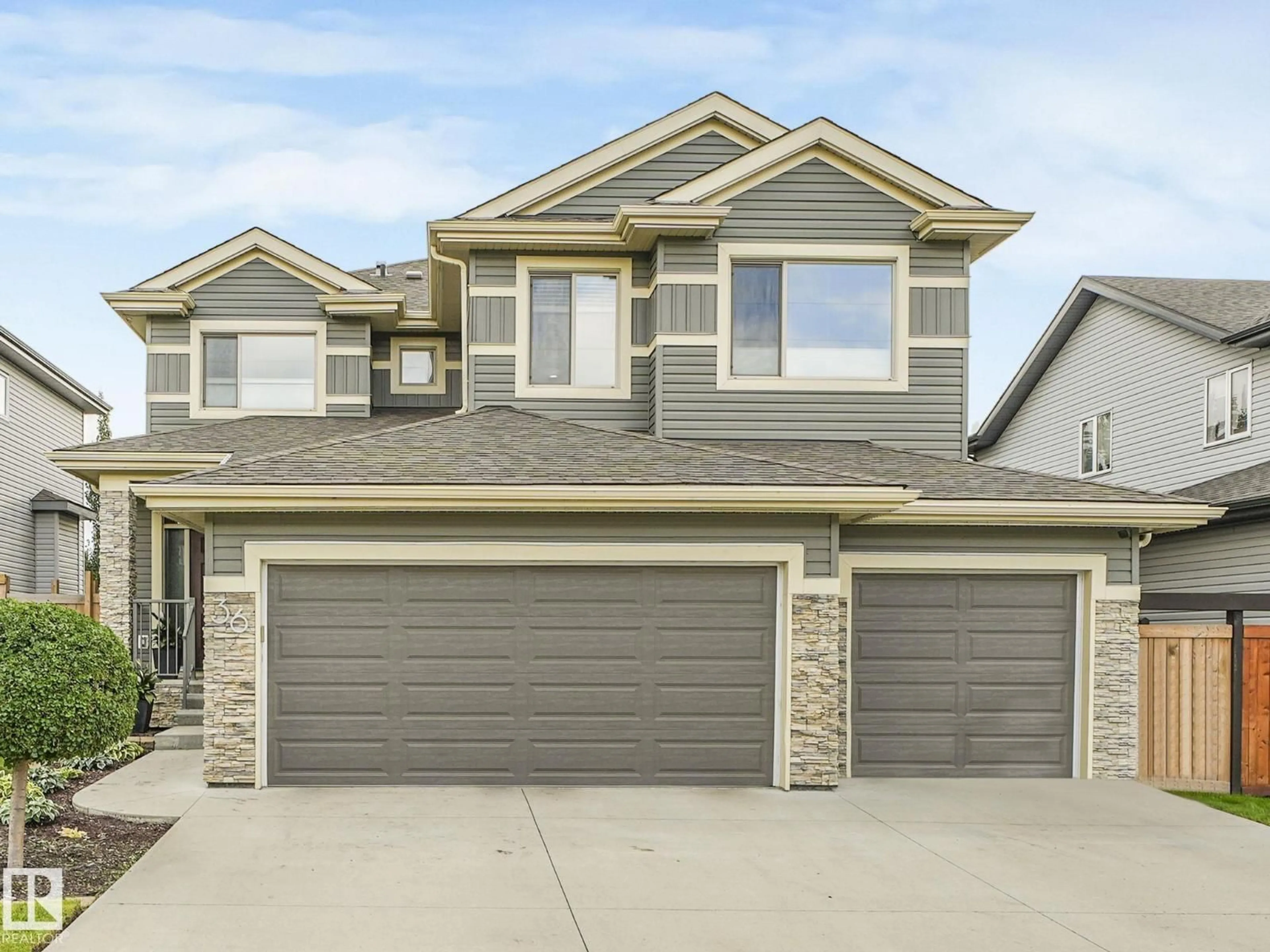 Home with vinyl exterior material, street for 34 NAULT CR, St. Albert Alberta T8N4H9