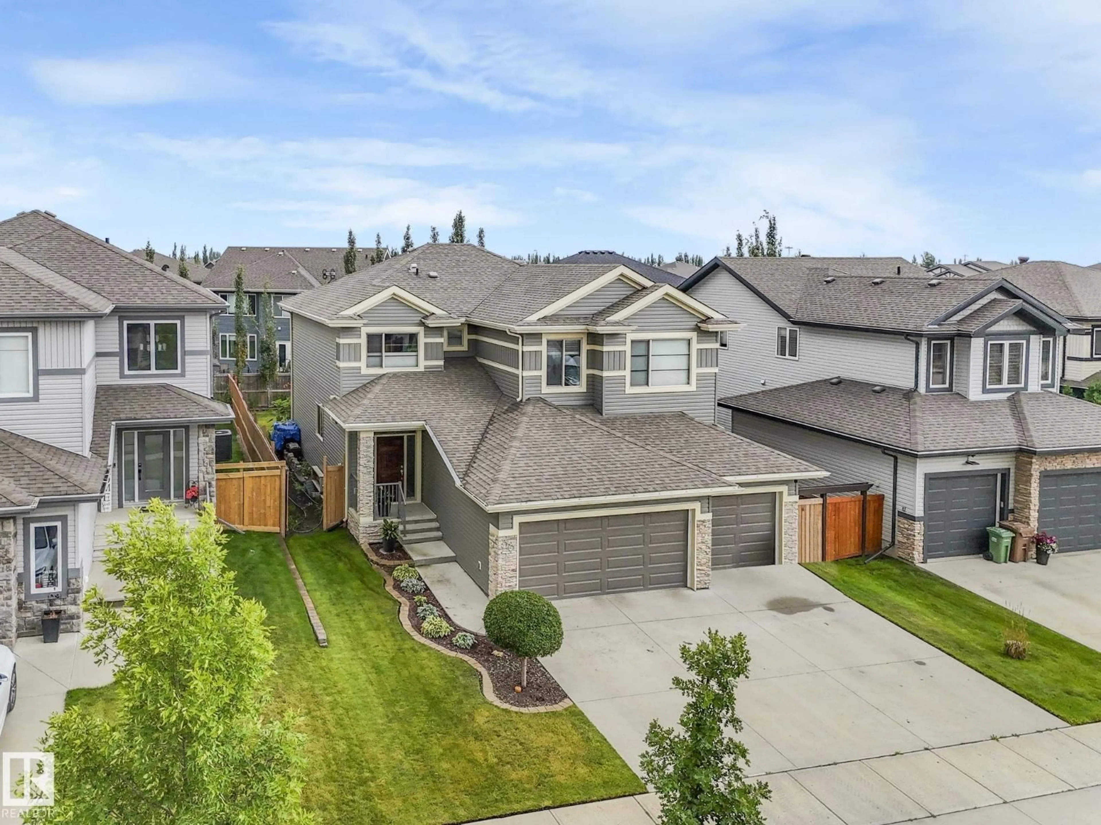 A pic from outside/outdoor area/front of a property/back of a property/a pic from drone, street for 34 NAULT CR, St. Albert Alberta T8N4H9