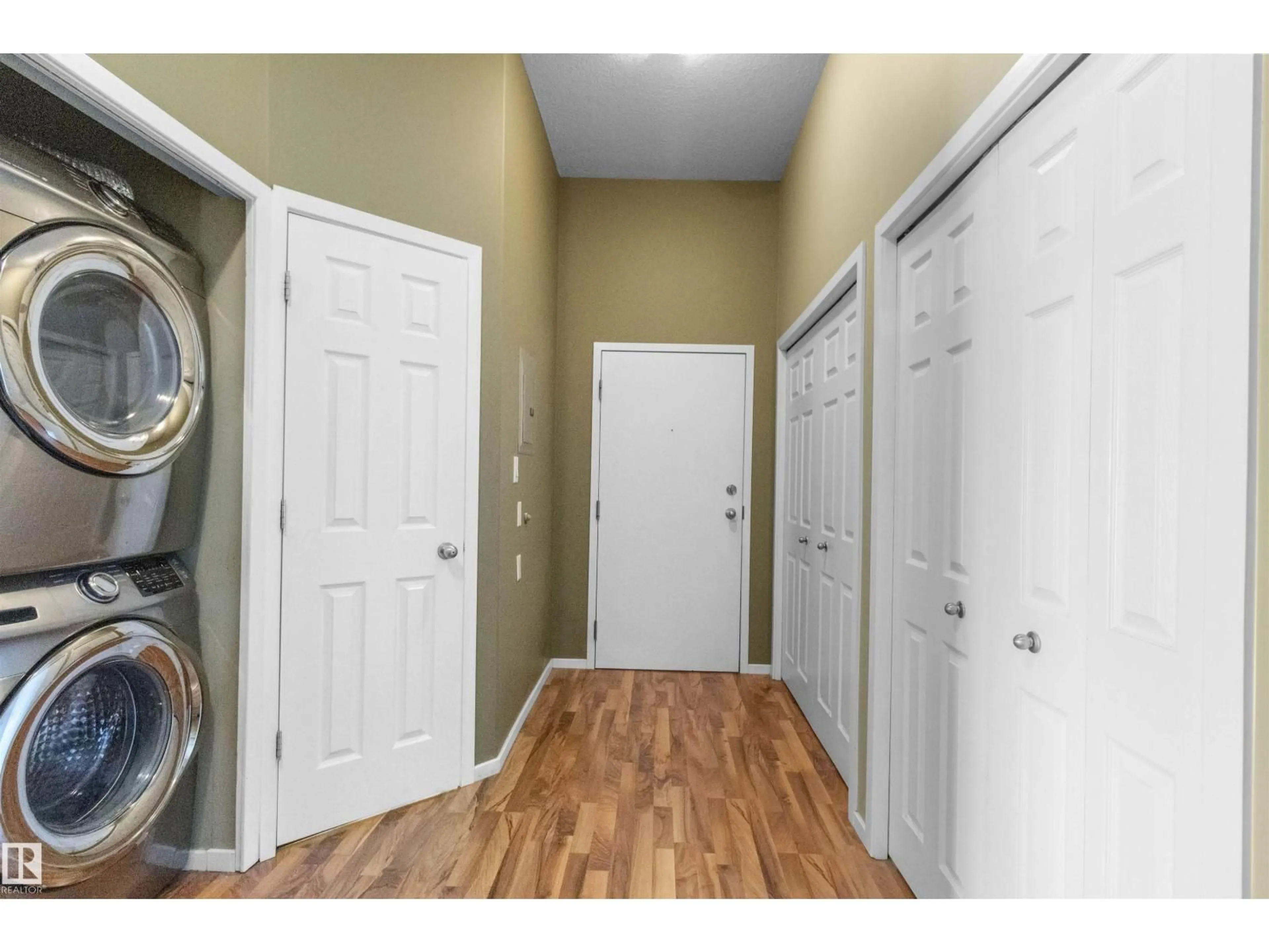 Indoor entryway for 202 - 10905 109 ST, Edmonton Alberta T5H3C2