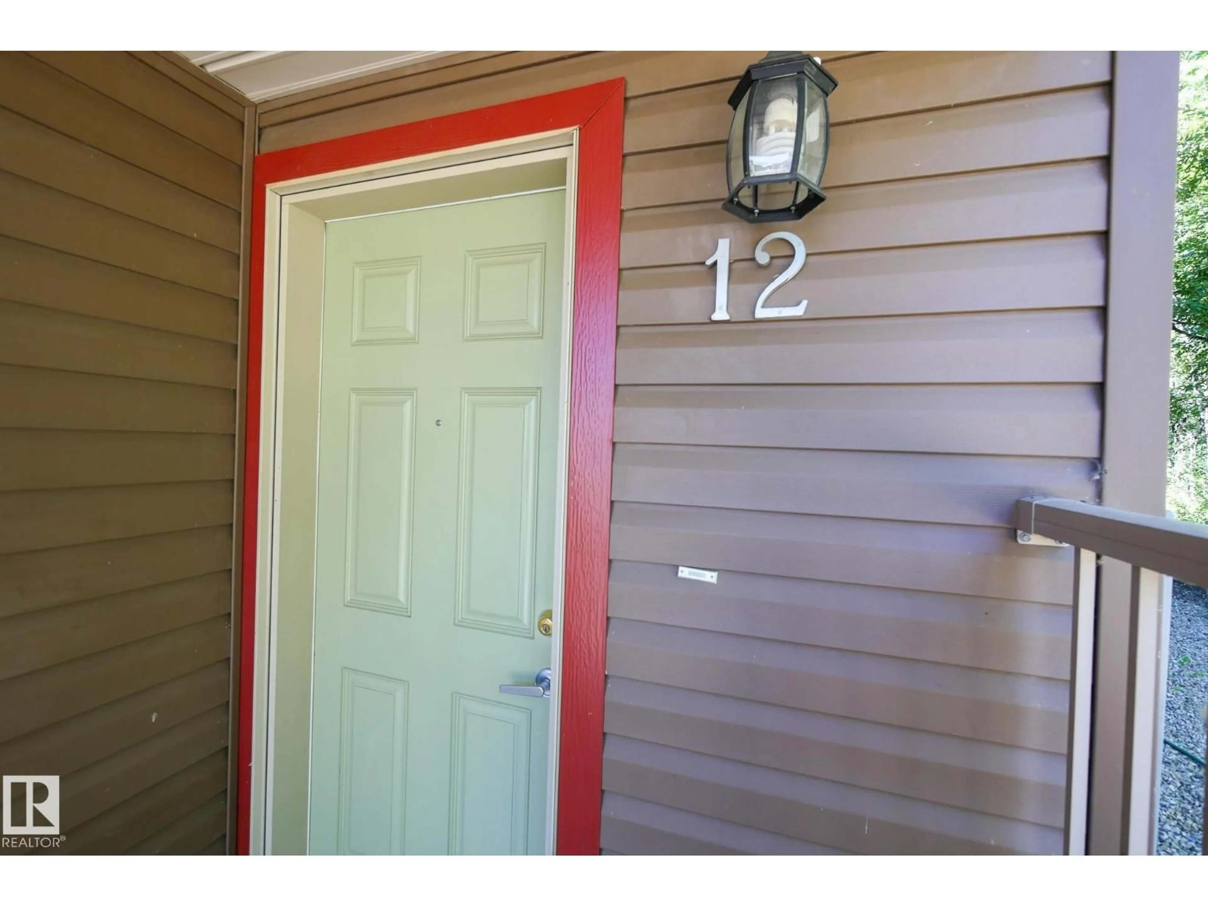 Indoor entryway for 100 - 12 HERON POINT CL, Rural Wetaskiwin County Alberta T0C2V0