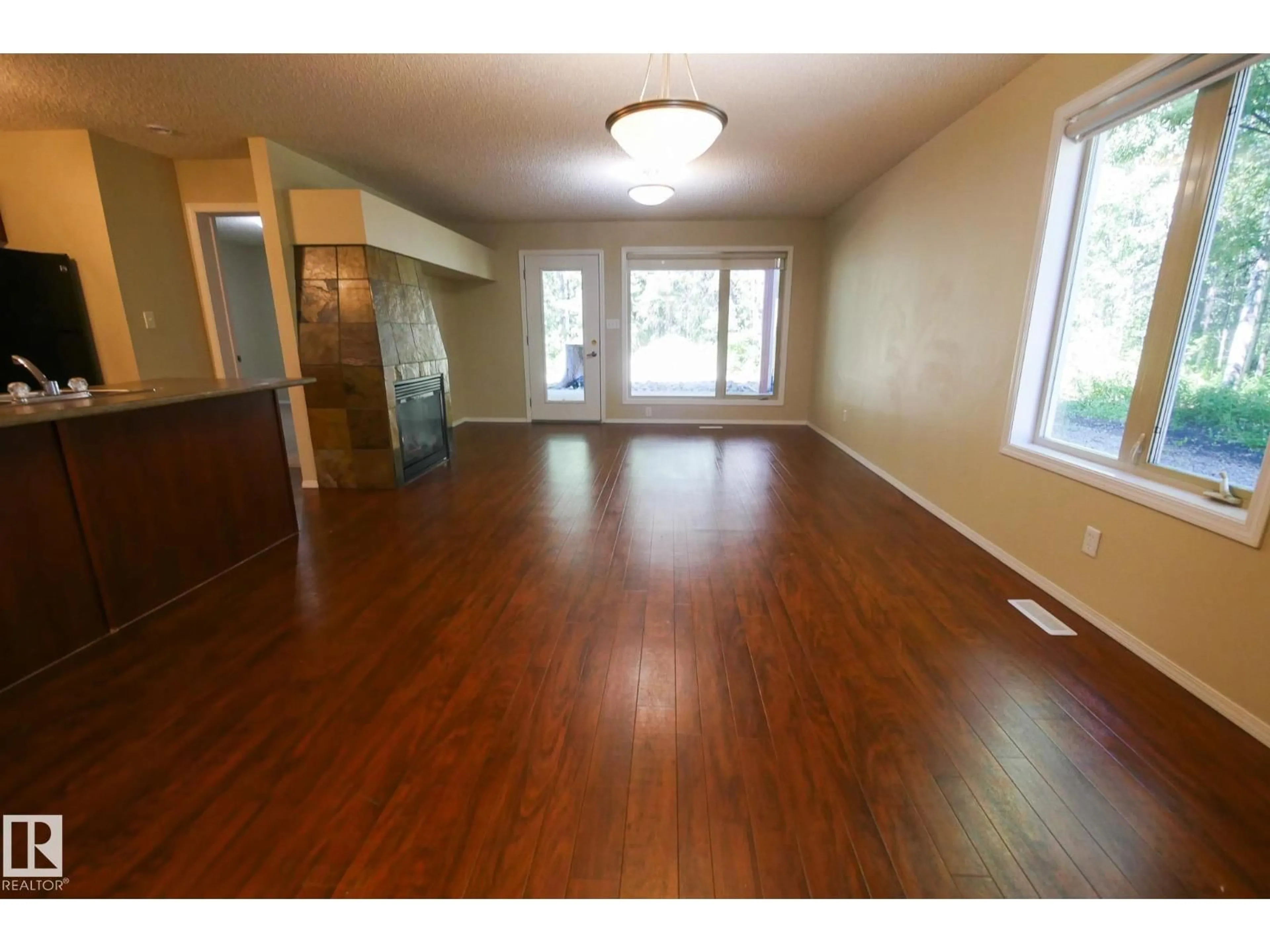 A pic of a room for 100 - 12 HERON POINT CL, Rural Wetaskiwin County Alberta T0C2V0