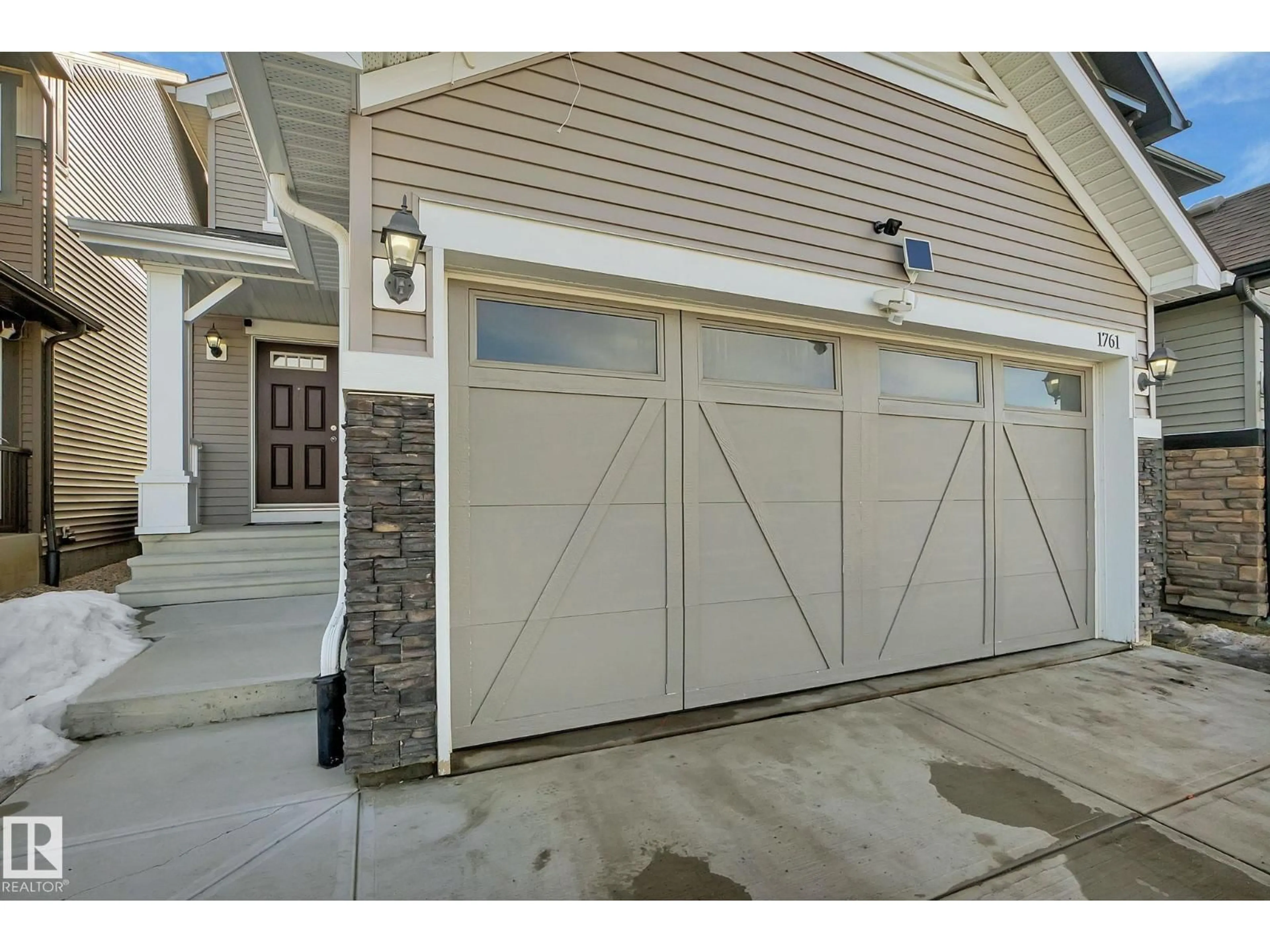 Indoor garage for 1761 DUMONT CR, Edmonton Alberta T6W3V8