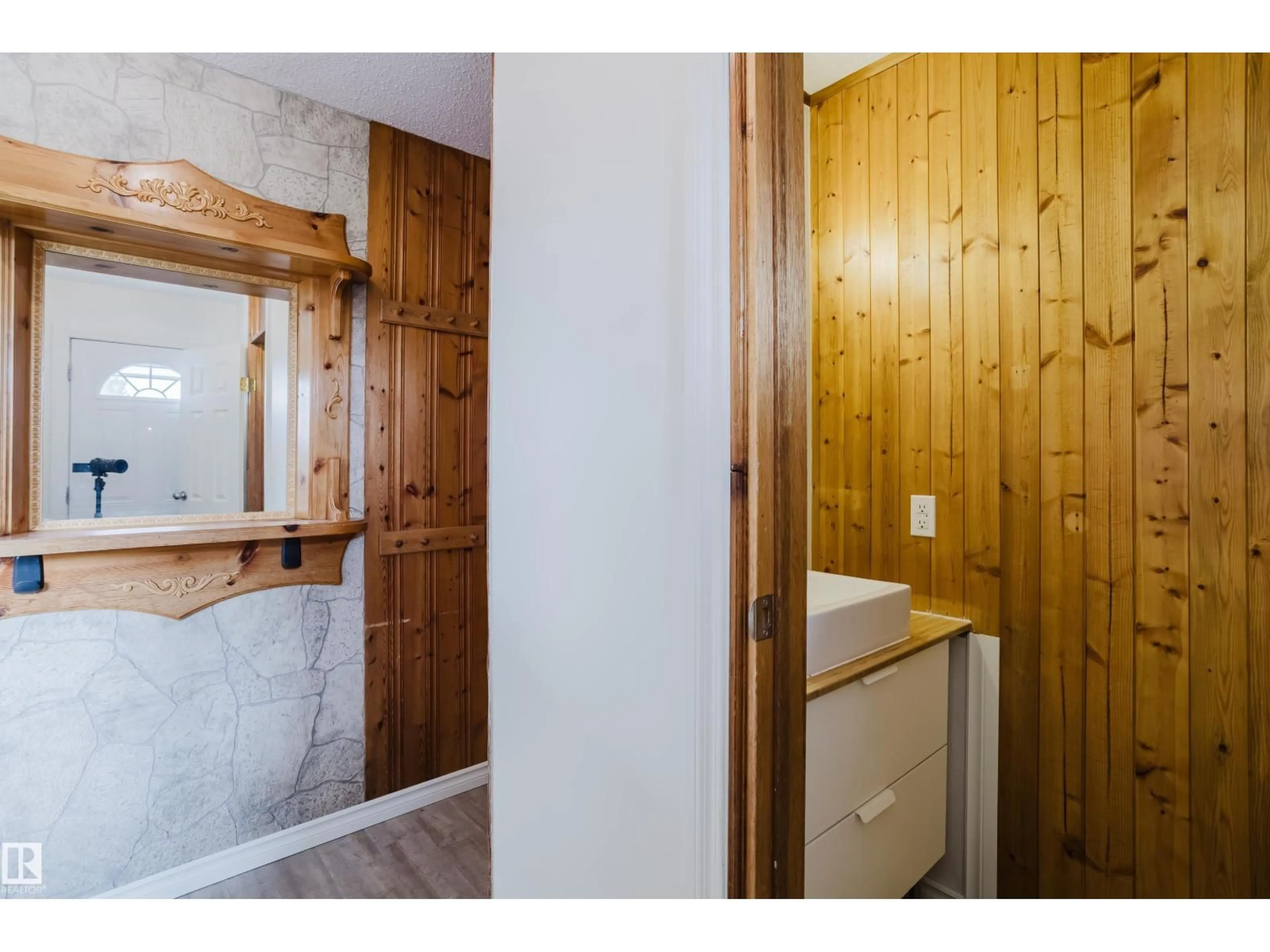 Unknown for 1168 MILLBOURNE RD E NW, Edmonton Alberta T6K1W1