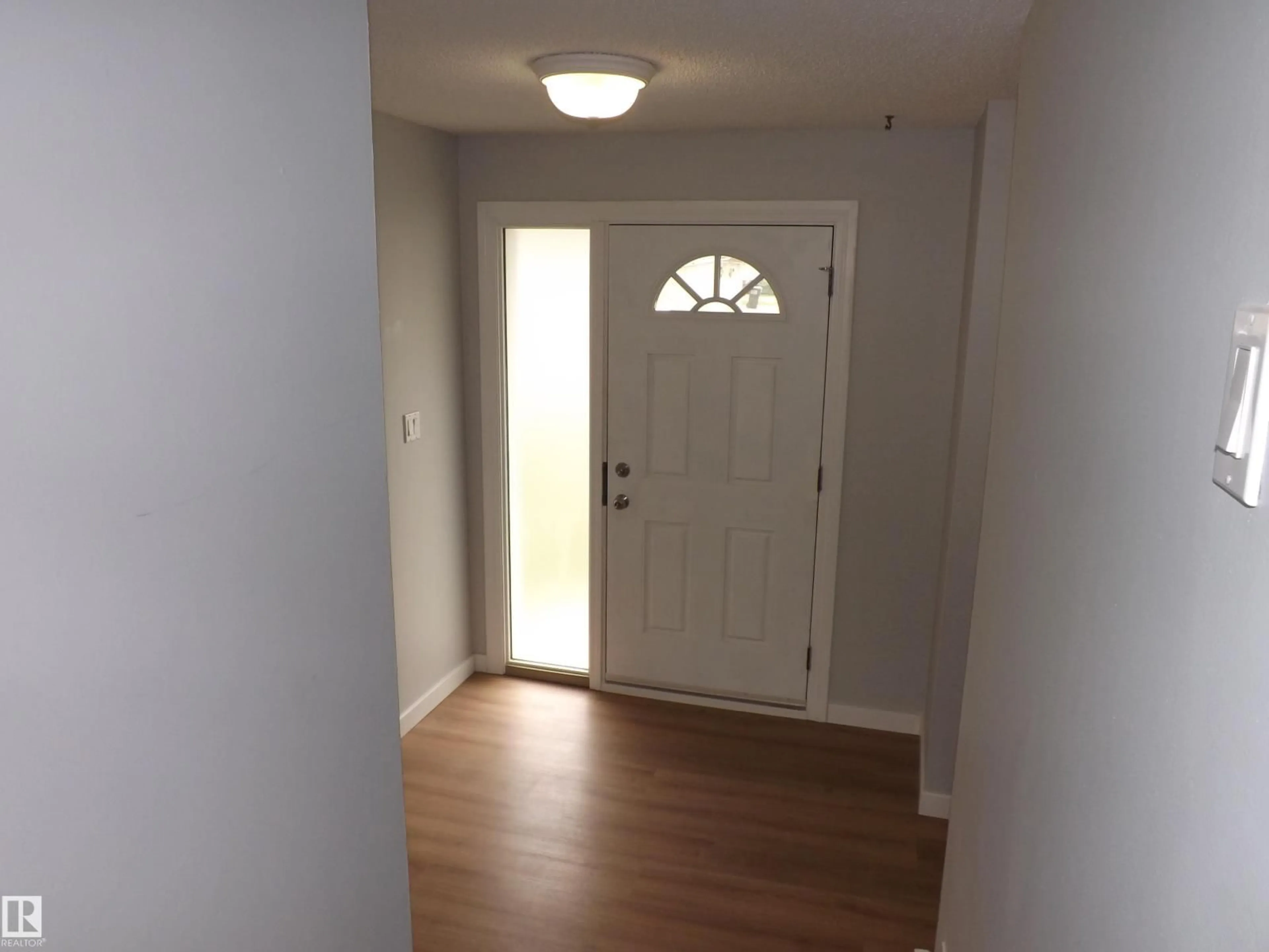 Indoor entryway for 244 CALLINGWOOD PL, Edmonton Alberta T5T2C6